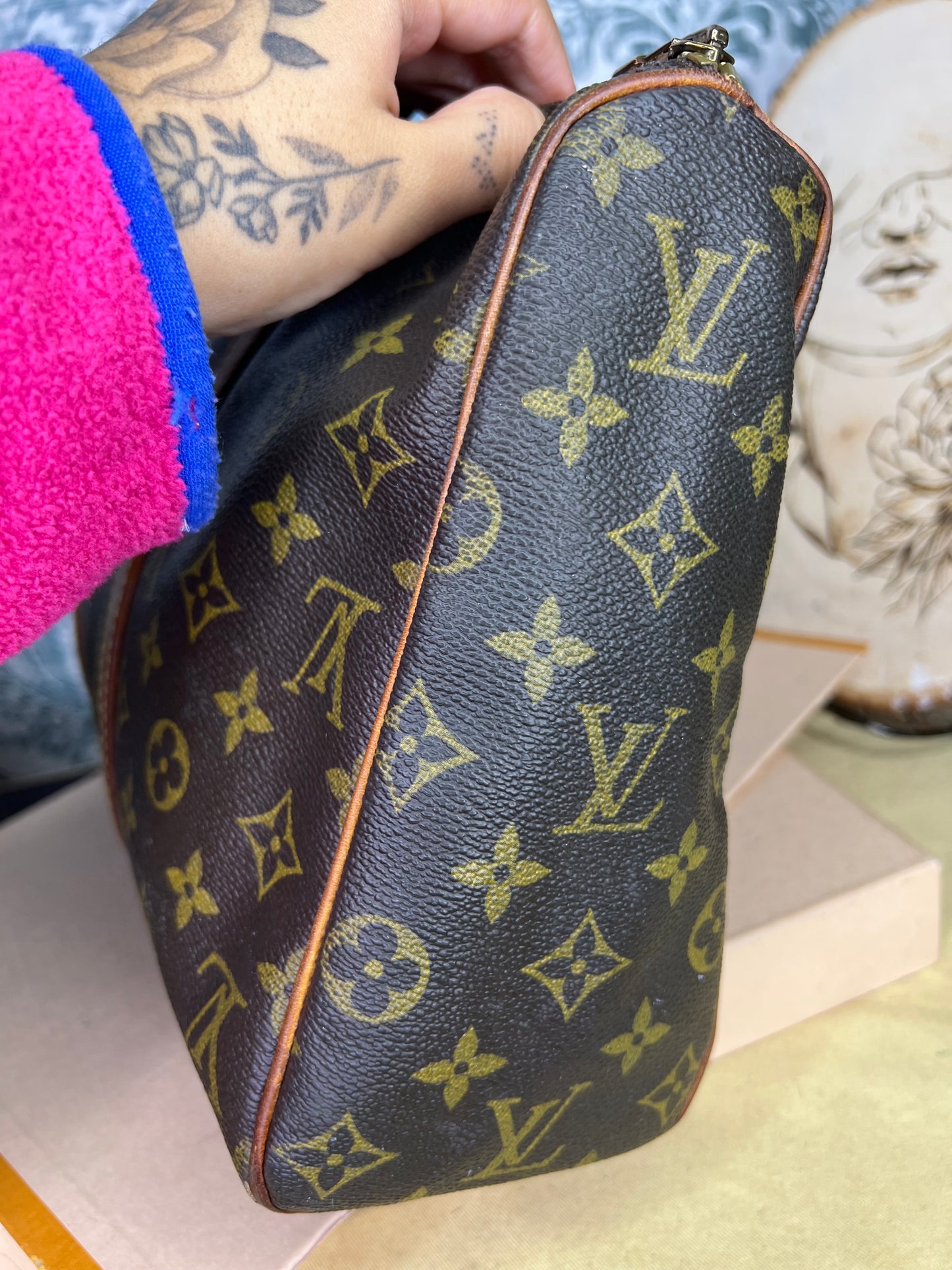 Louis Vuitton Exclusivite Edition 11 Shoulder Bag