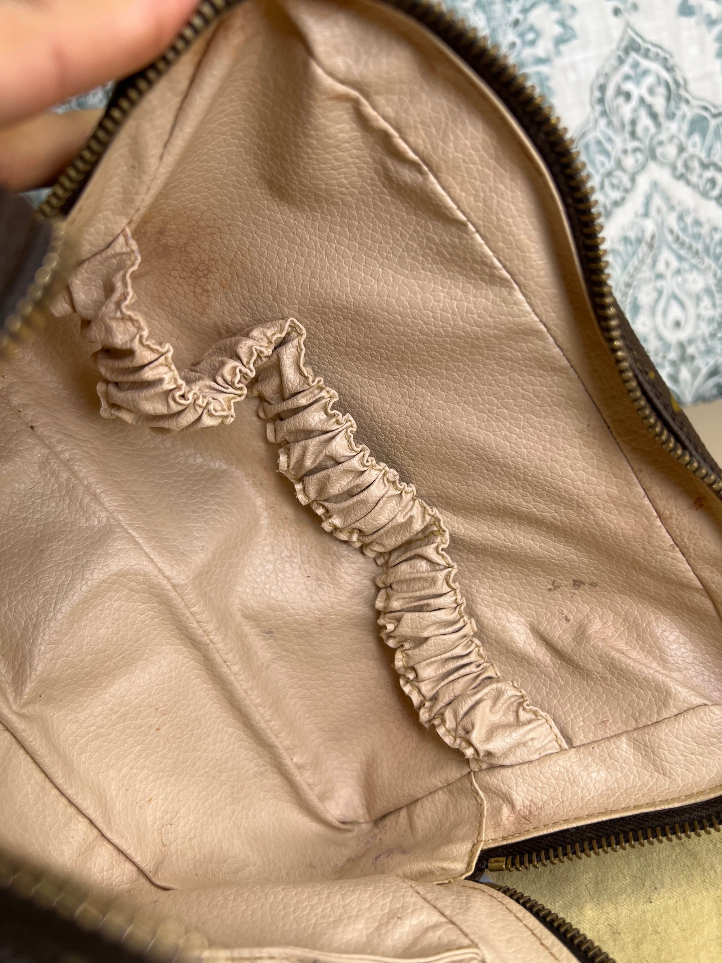 Louis Vuitton Trousse 23