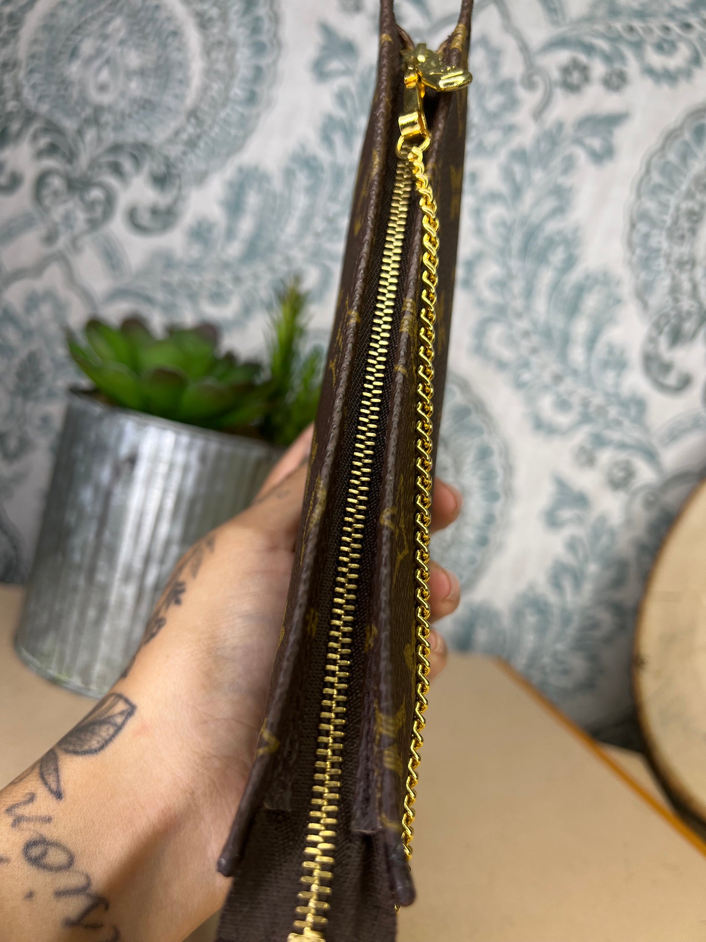 Louis Vuitton Monogram Bucket GM Pochette