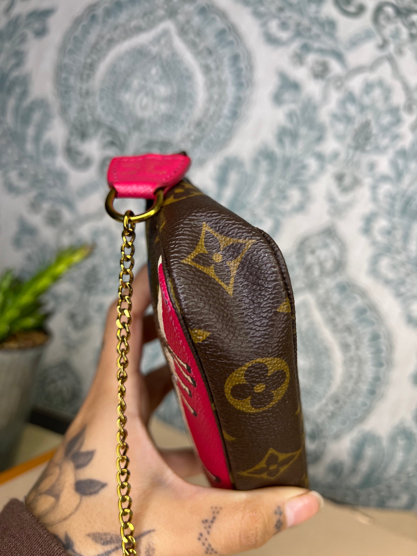 Louis Vuitton Holiday Limited Edition Mini Pochette