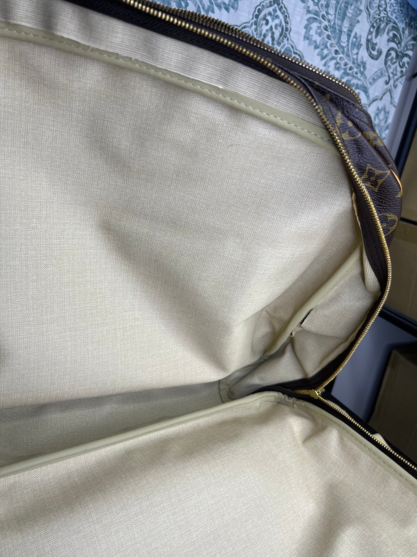 Louis Vuitton Alize 24