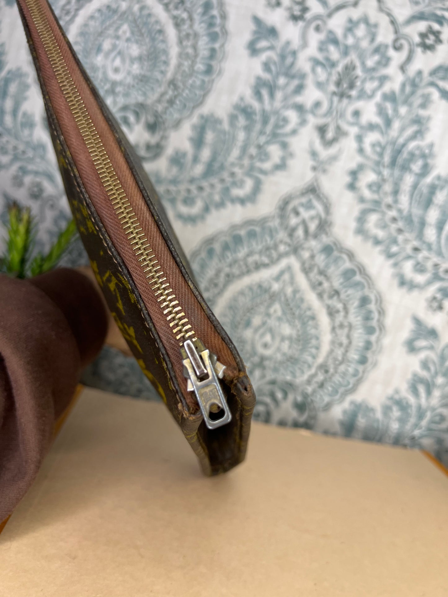 Louis Vuitton Poche Documents PM
