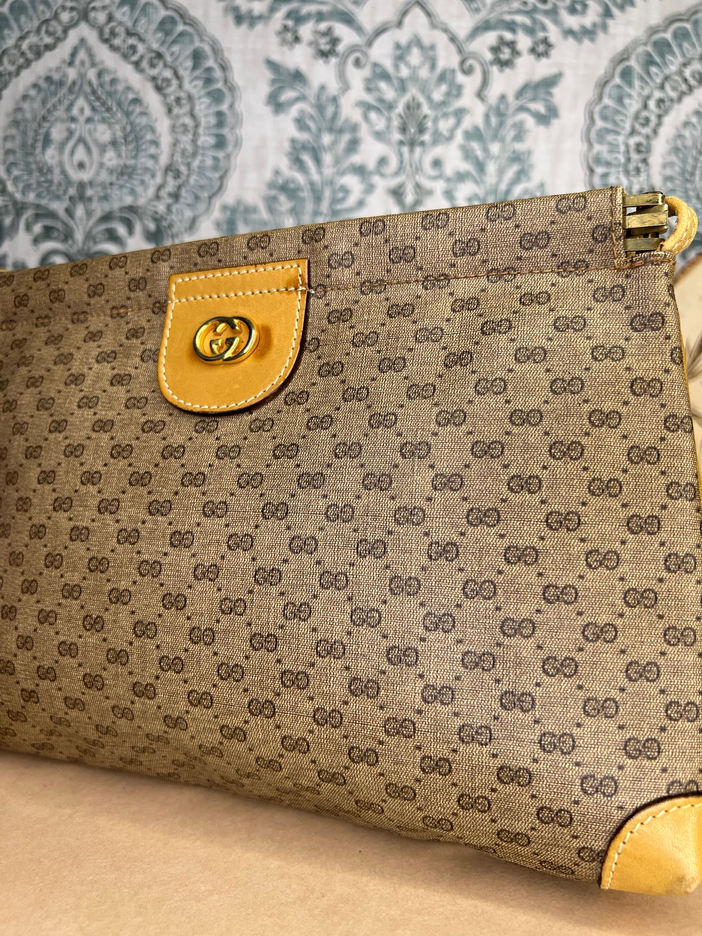 Micro Gucci Tan Vintage Crossbody
