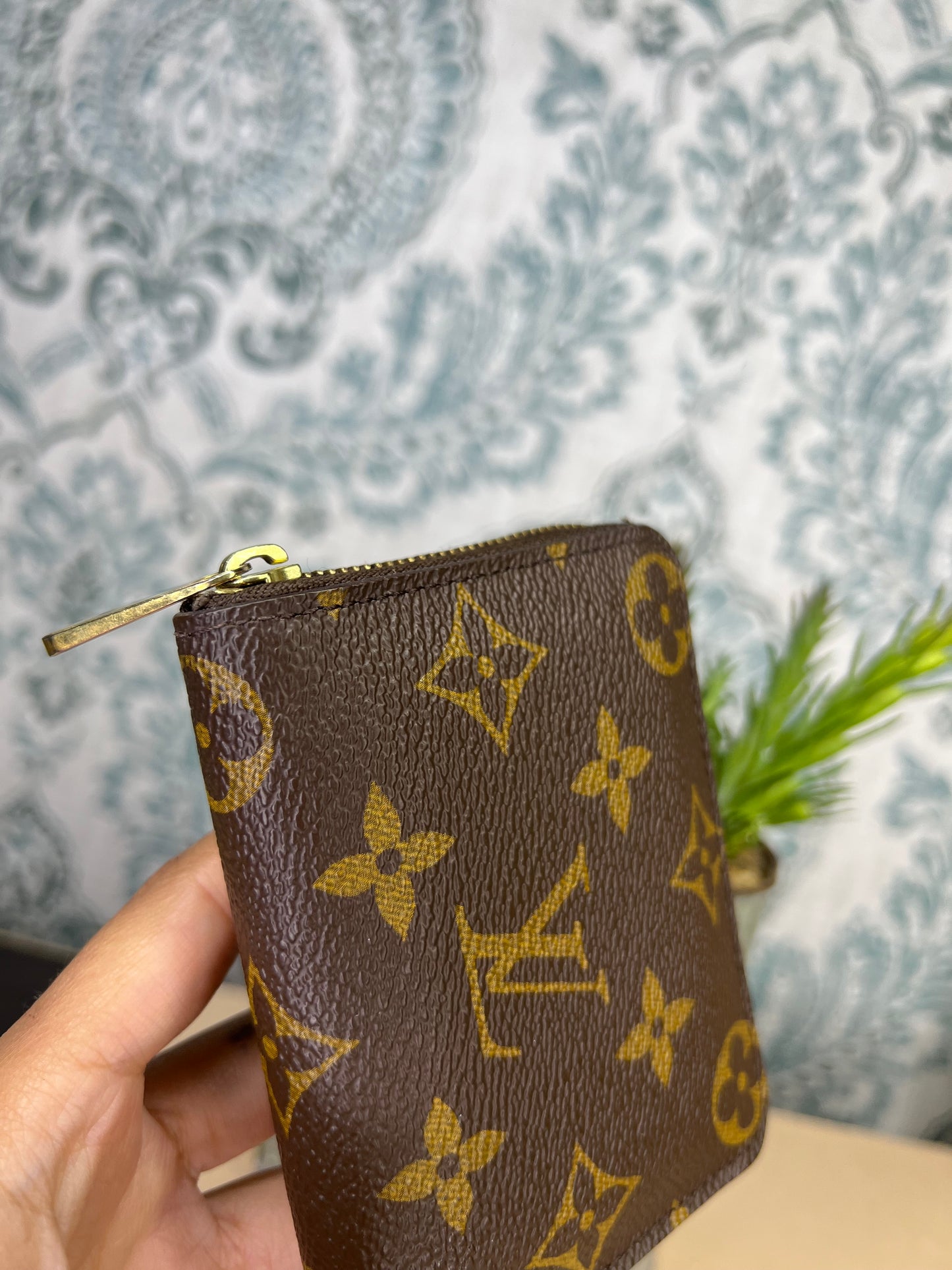 Louis Vuitton Zippy Coin Purse / Compact Wallet