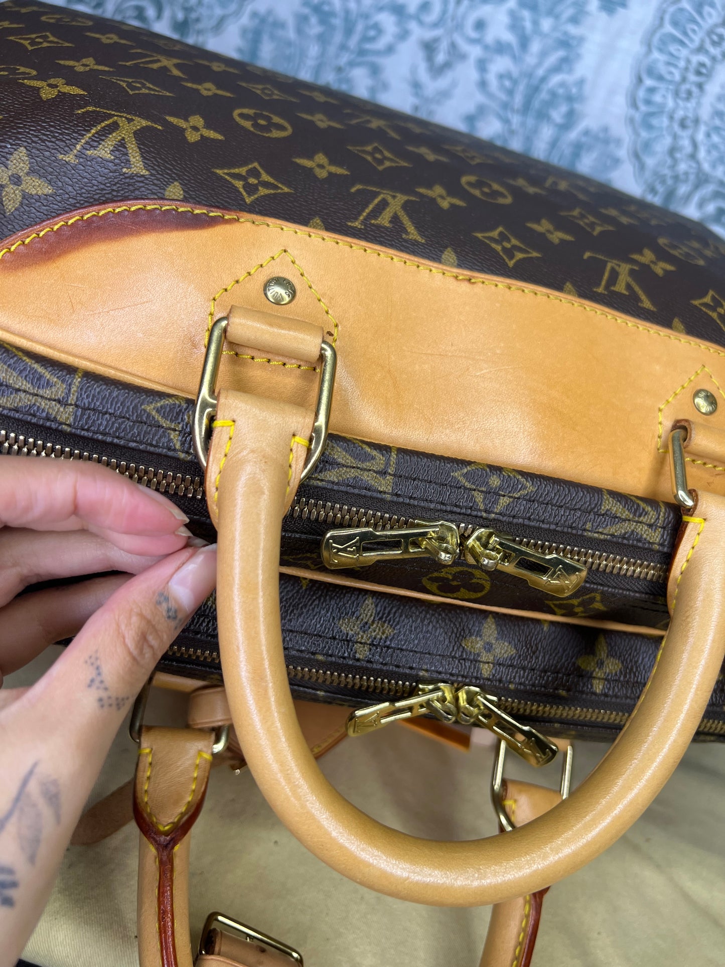 Louis Vuitton Alize 24
