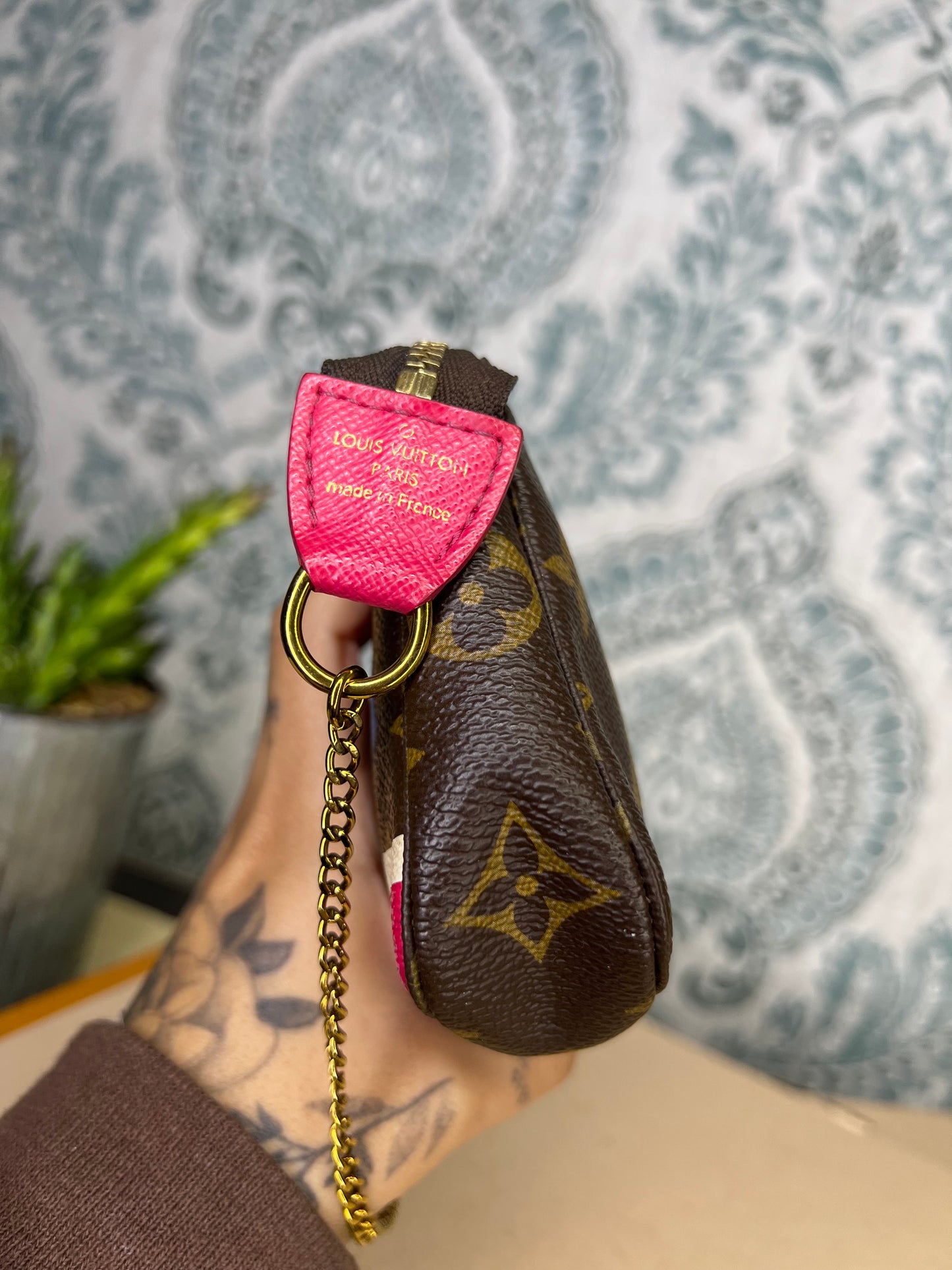 Louis Vuitton Holiday Limited Edition Mini Pochette
