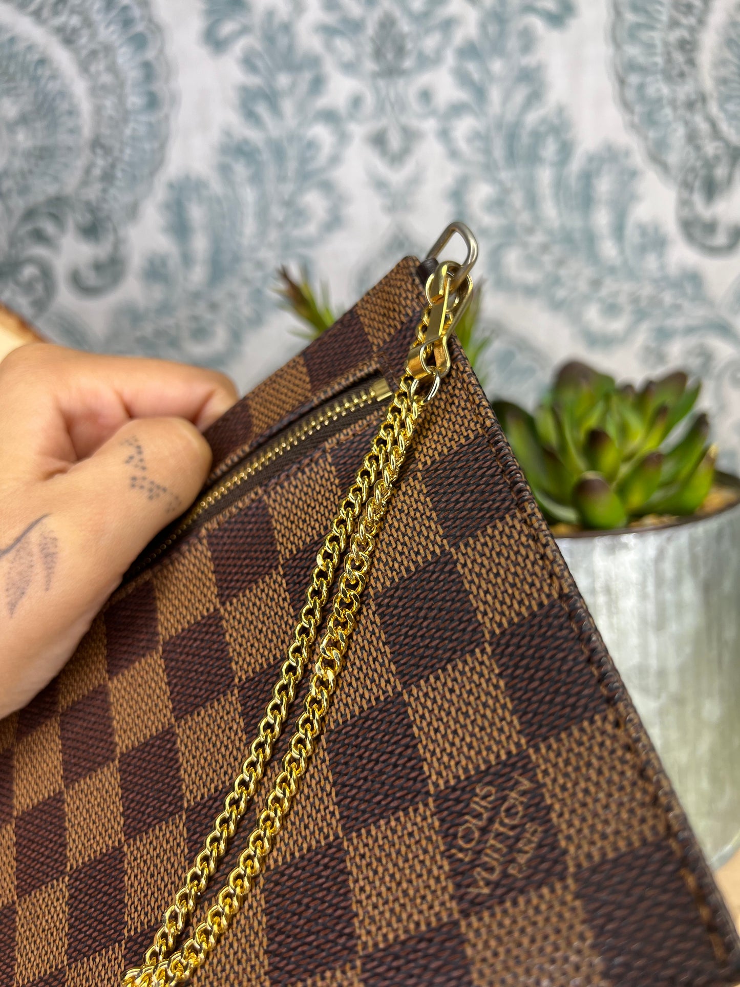 Clifton Pouch
