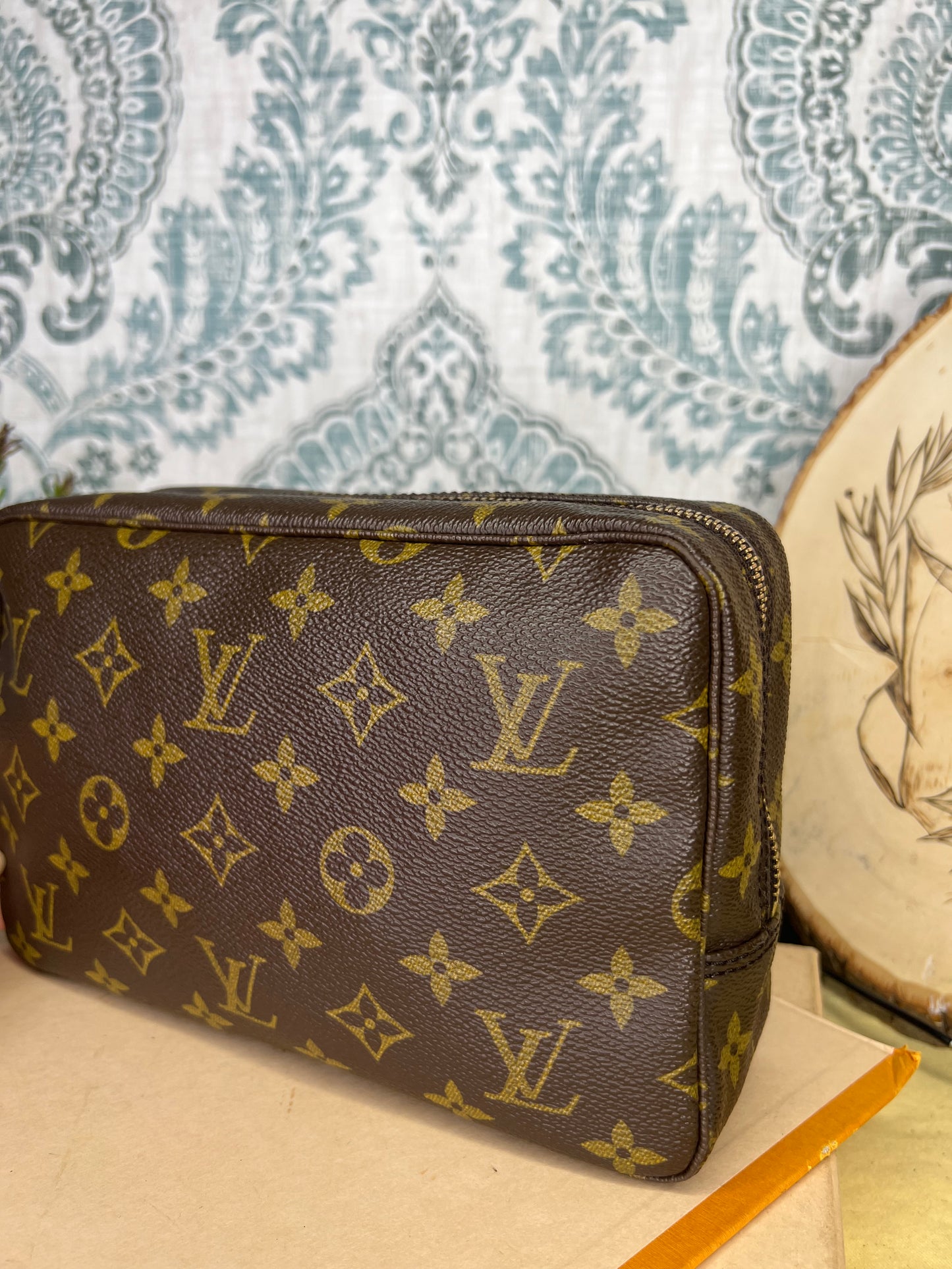 Louis Vuitton Trousse 23