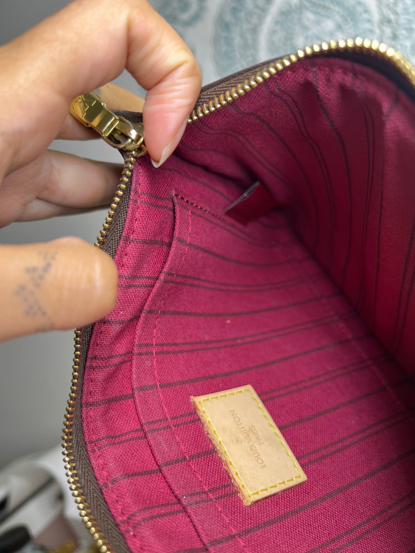 Louis Vuitton Neverfull Pouch Pivoine