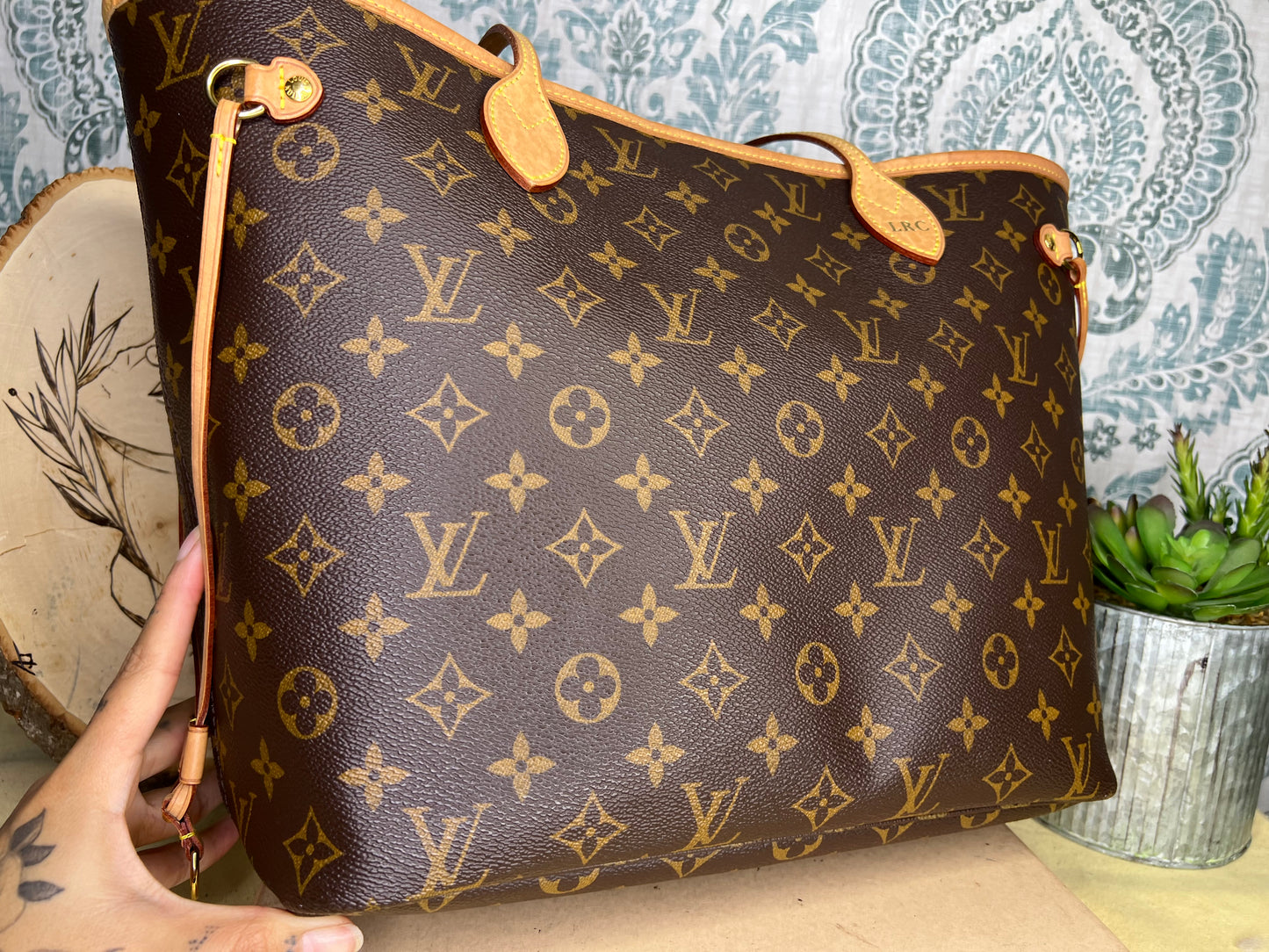 Neverfull MM Cherry Red