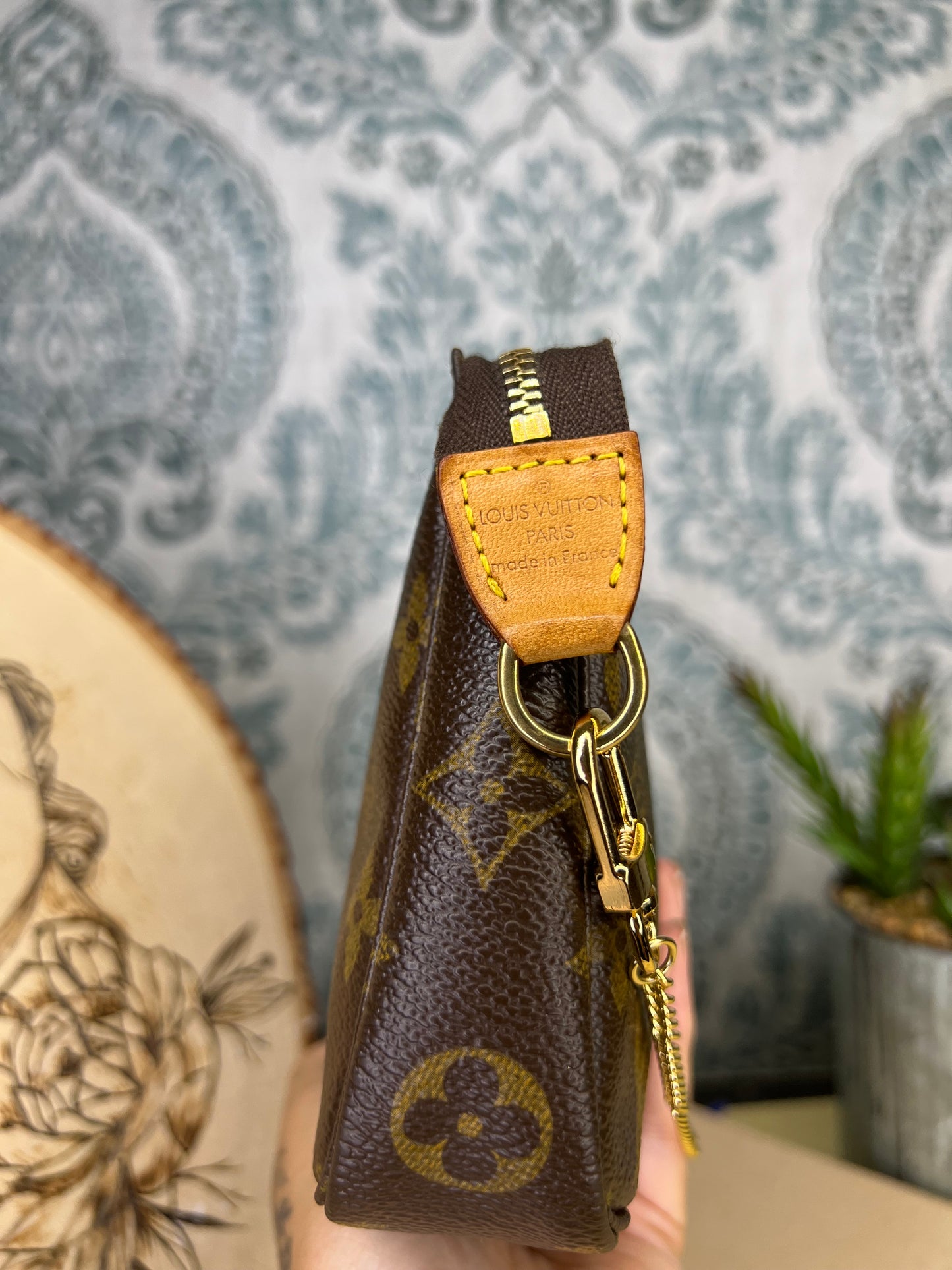 Pochette Accessories