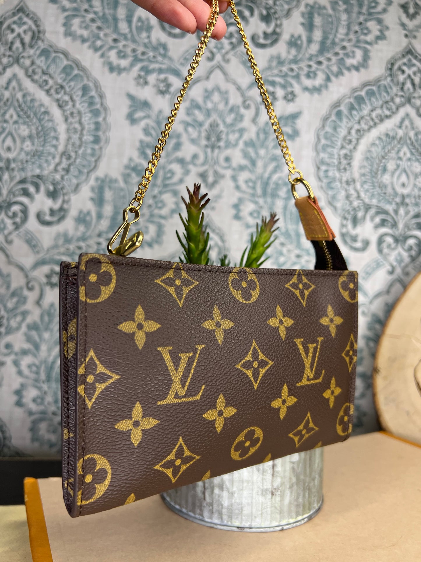 Louis Vuitton Bucket PM Pouch