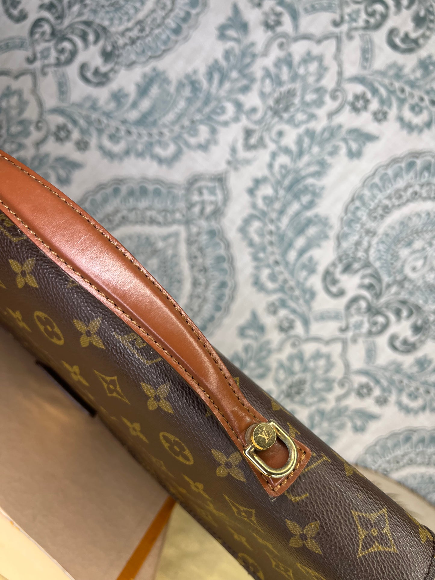 Louis Vuitton Porte Documents Bandouliere