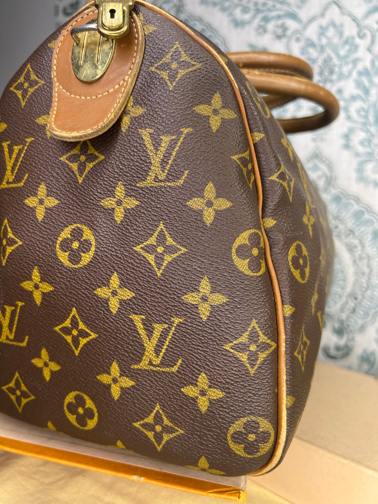 Louis Vuitton French Company 35
