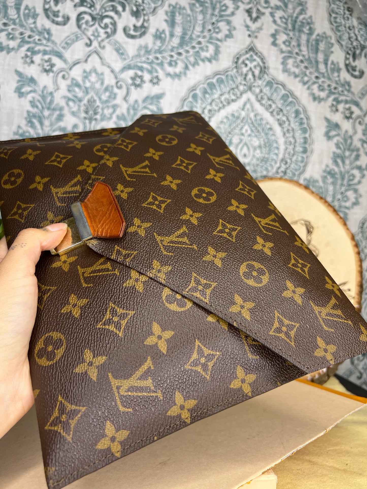 Louis Vuitton Poche Plate Clutch