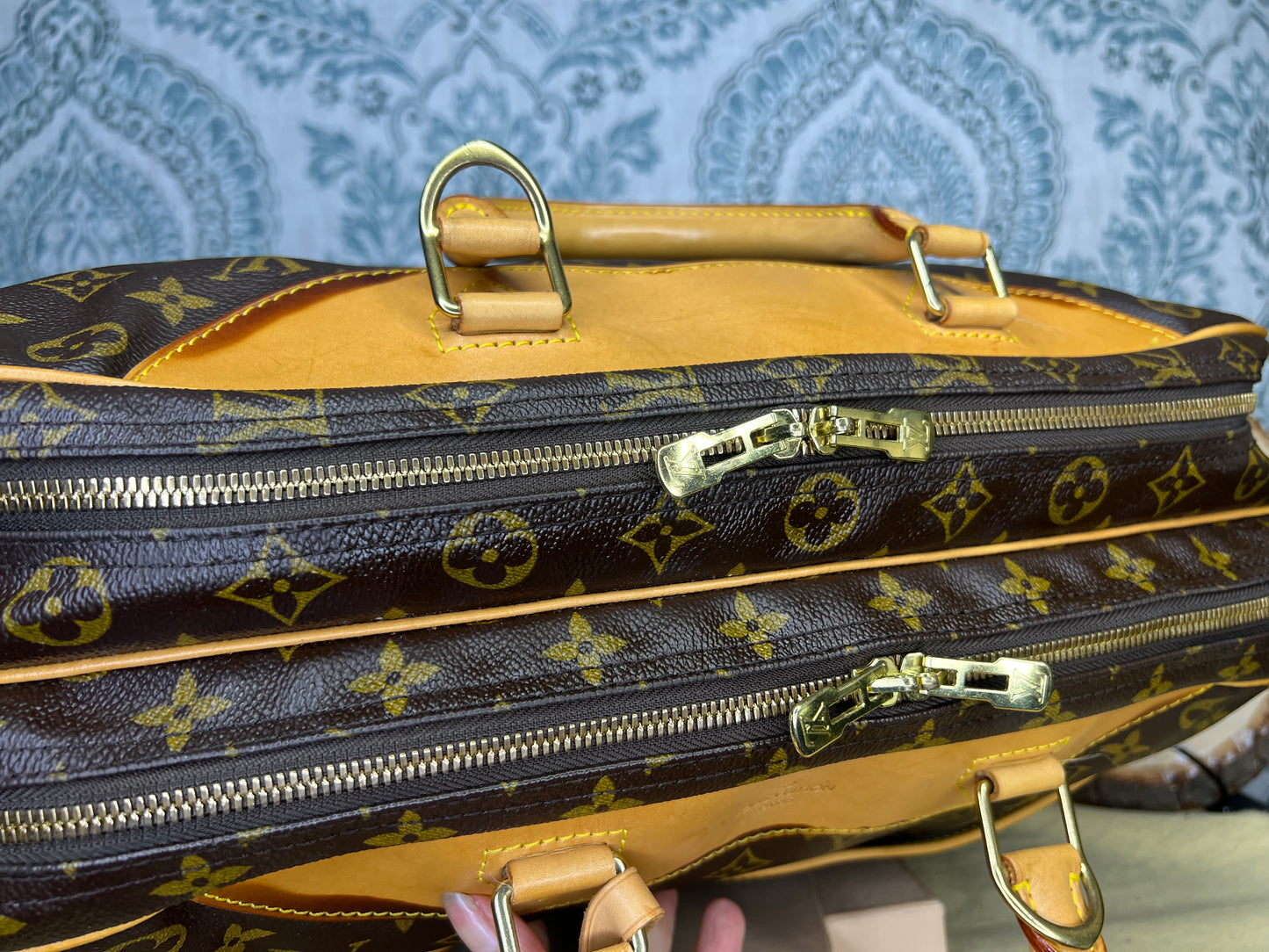 Louis Vuitton Alize 24