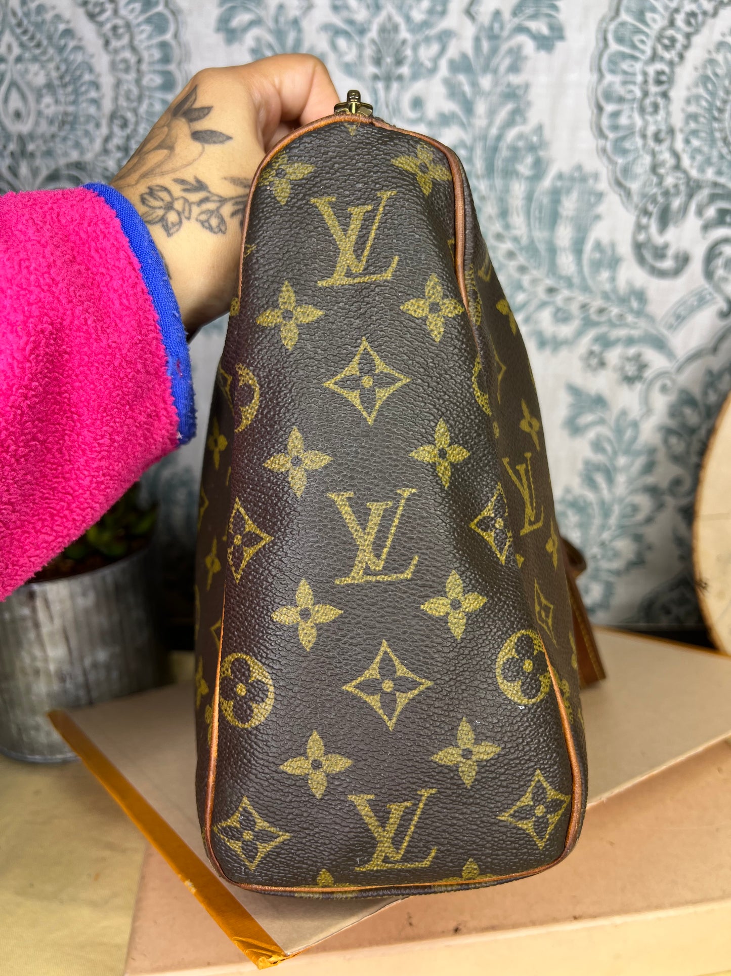 Louis Vuitton Exclusivite Edition 11 Shoulder Bag