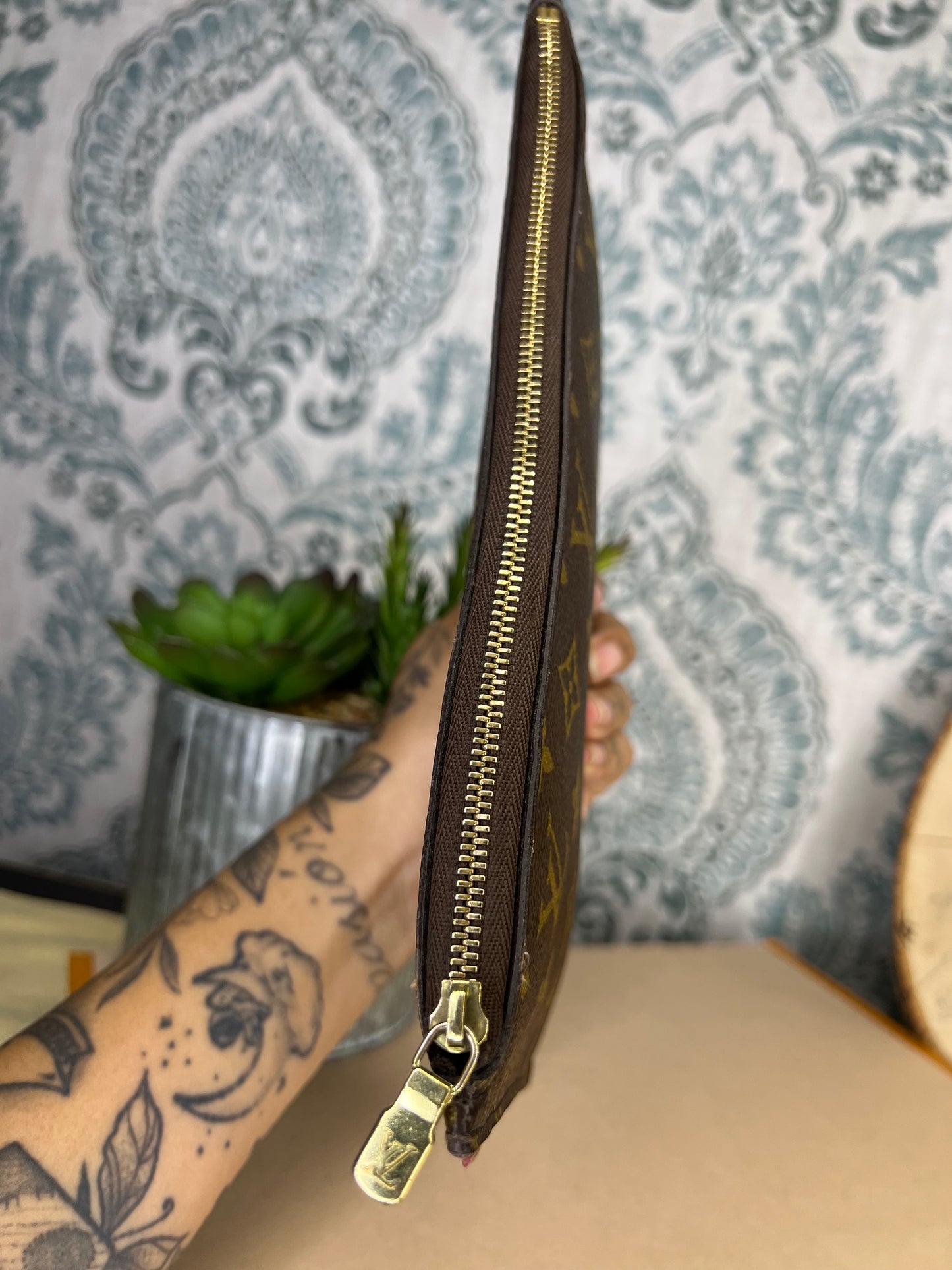 Louis Vuitton Neverfull Pouch Pivoine