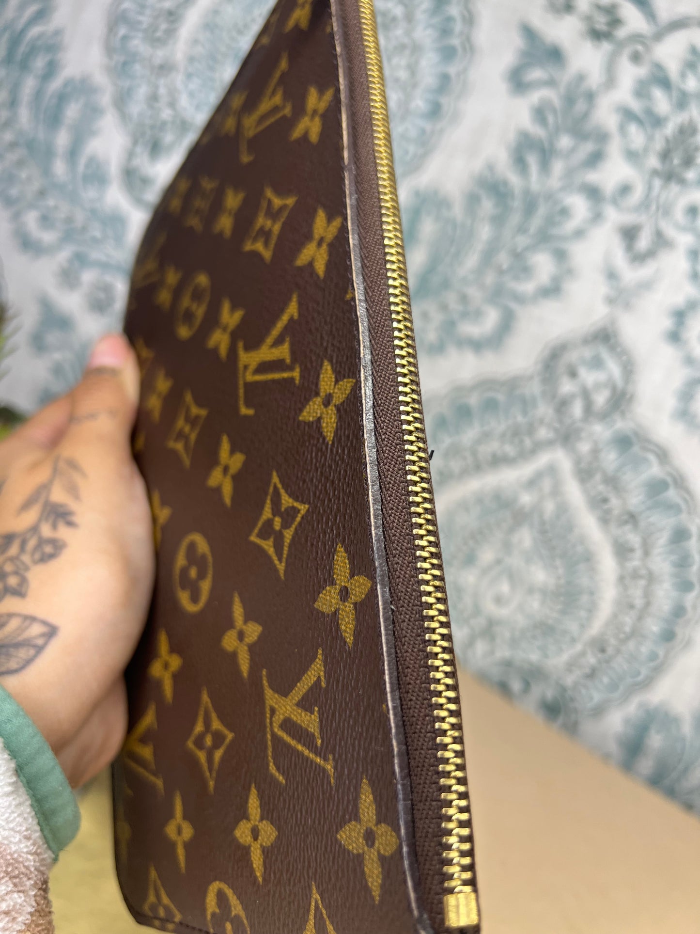 Louis Vuitton Neverfull MM Pochette