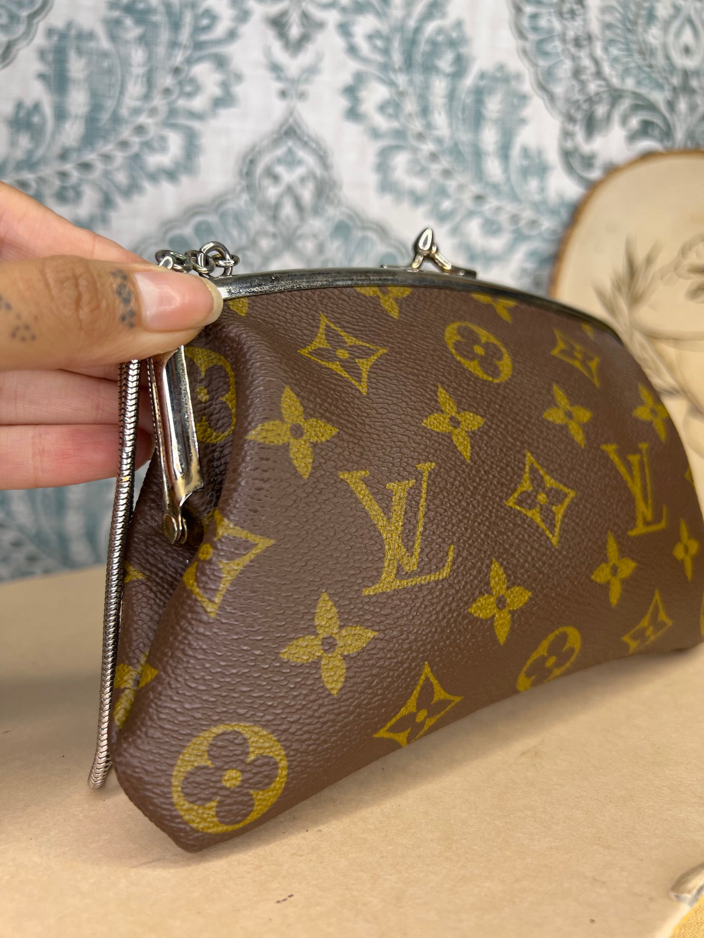 Louis Vuitton French Company Kisslock Pouch