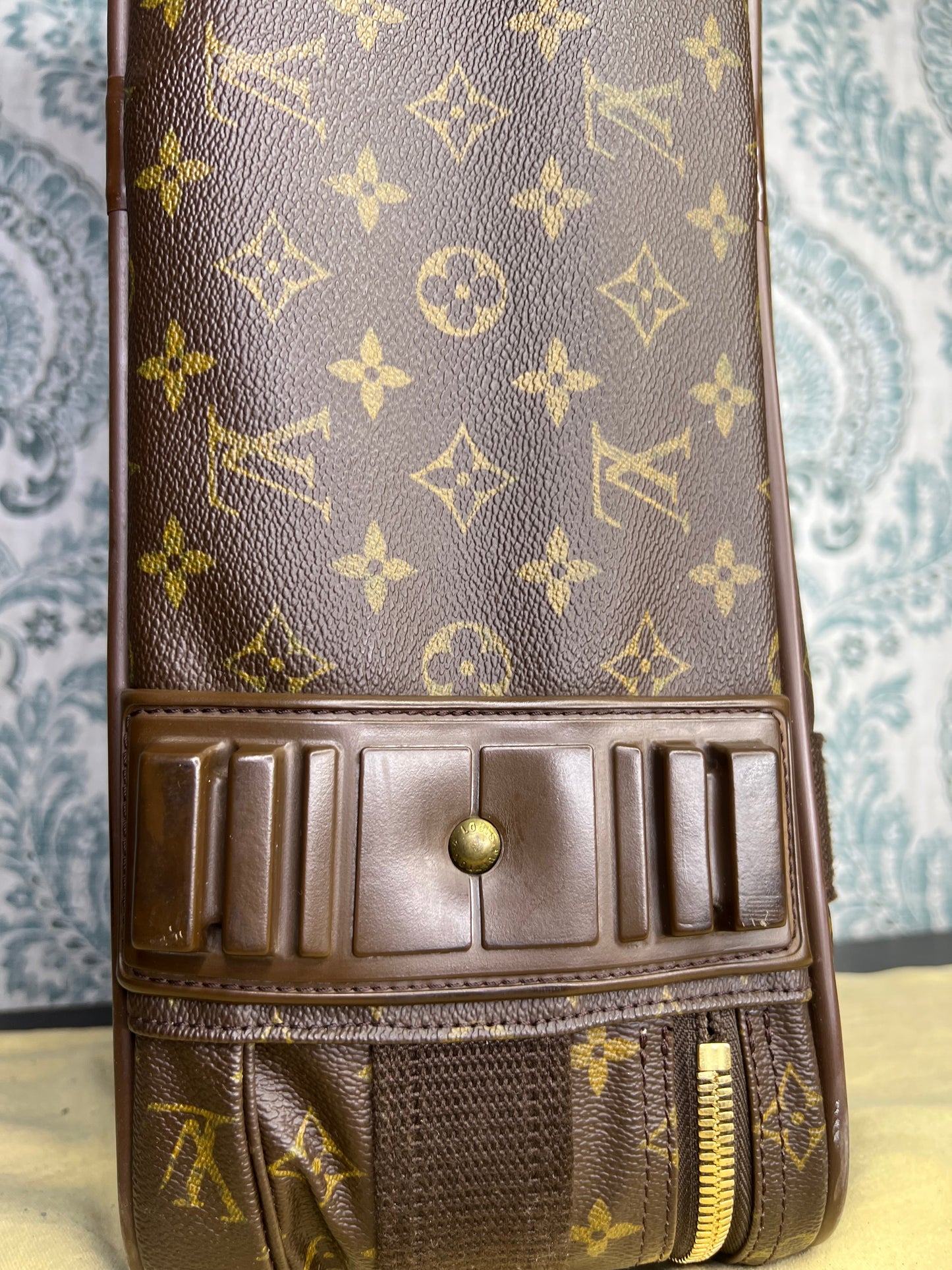 Satellite 53 Suit Case