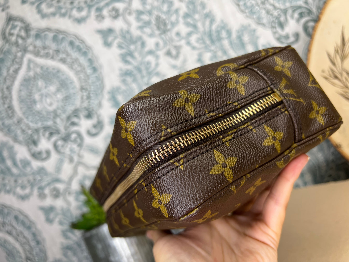 Louis Vuitton Trousse 23