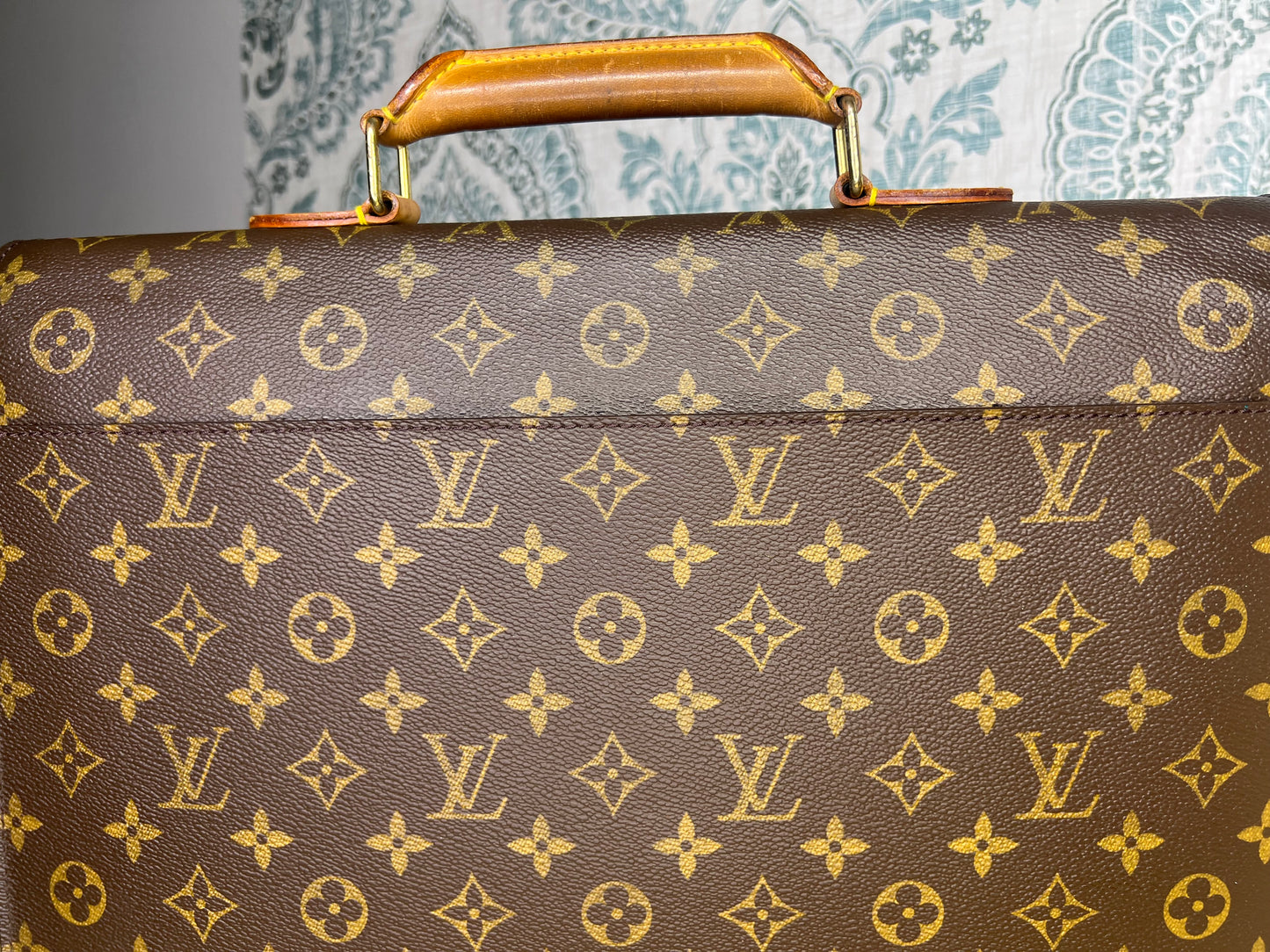 Louis Vuitton Serviette Conseiller Briefcase