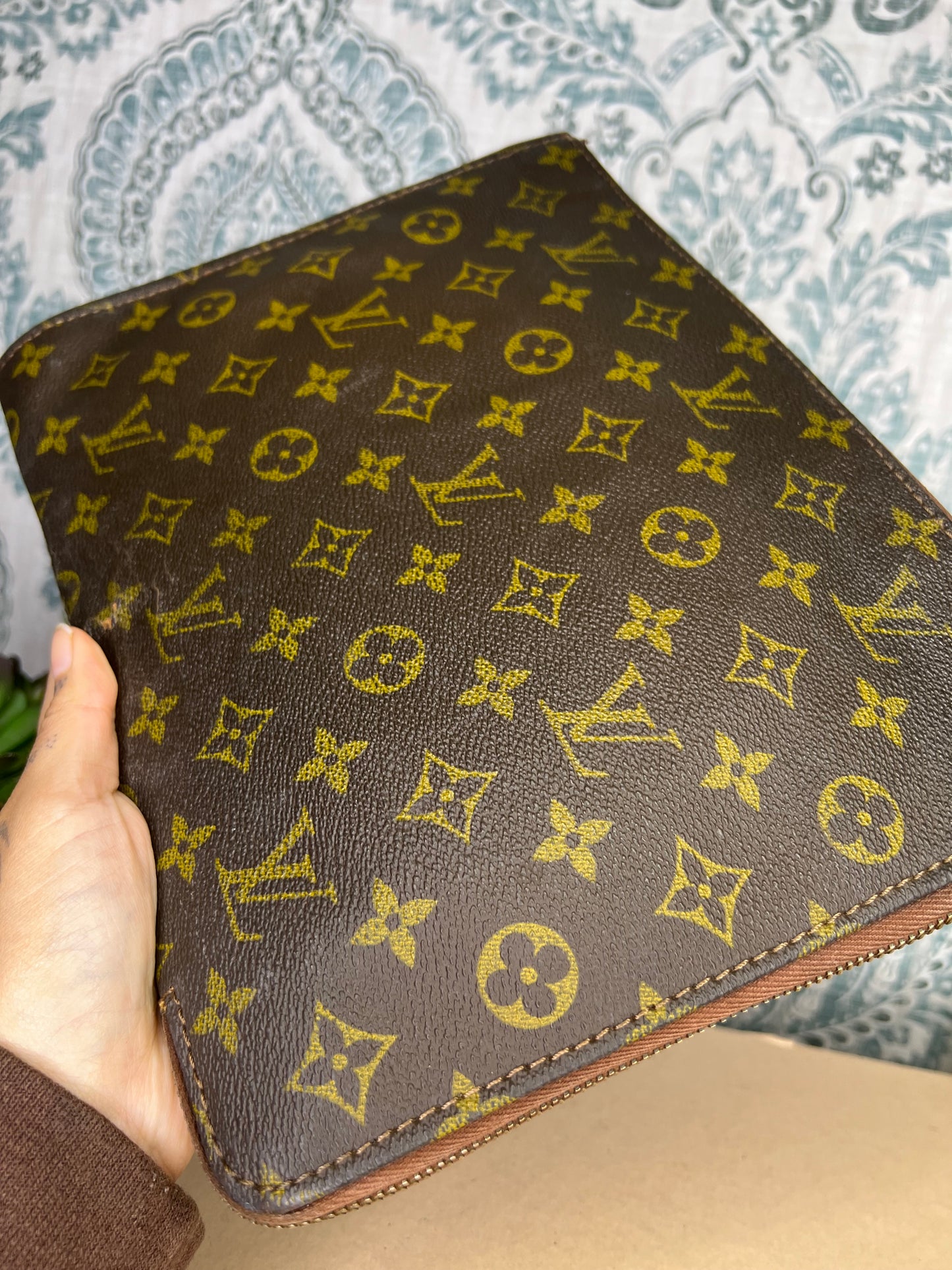 Louis Vuitton Poche Documents PM