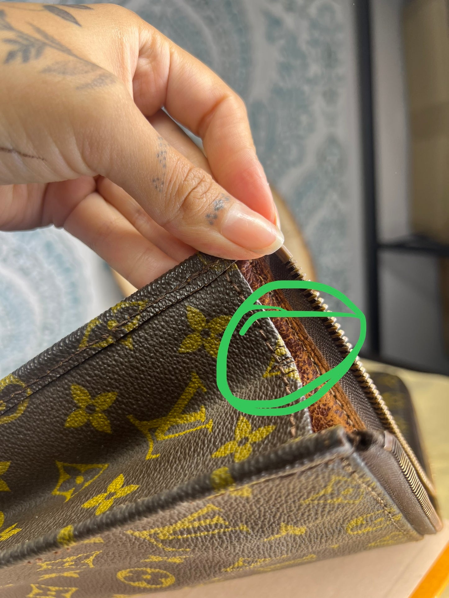 Louis Vuitton Poche Documents