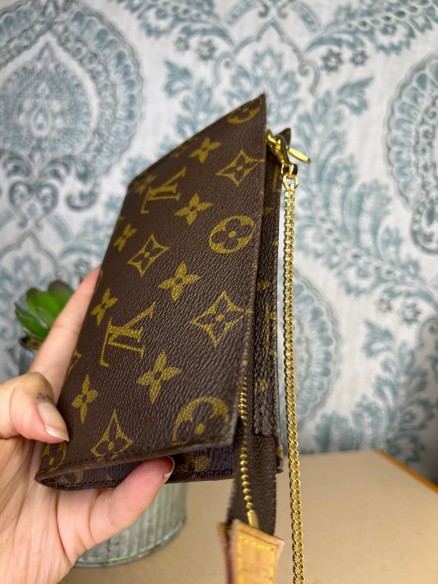 Louis Vuitton Monogram Bucket PM Pochette