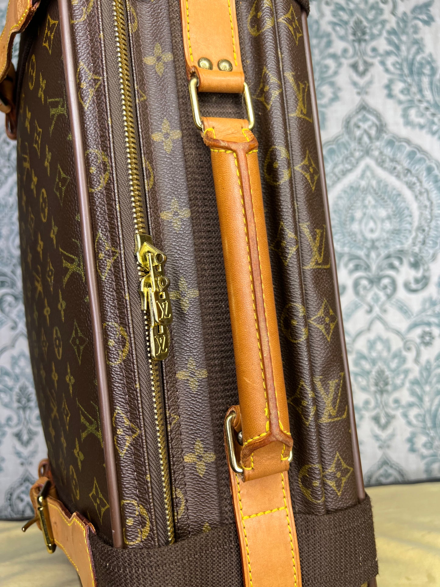 Satellite 53 Suit Case