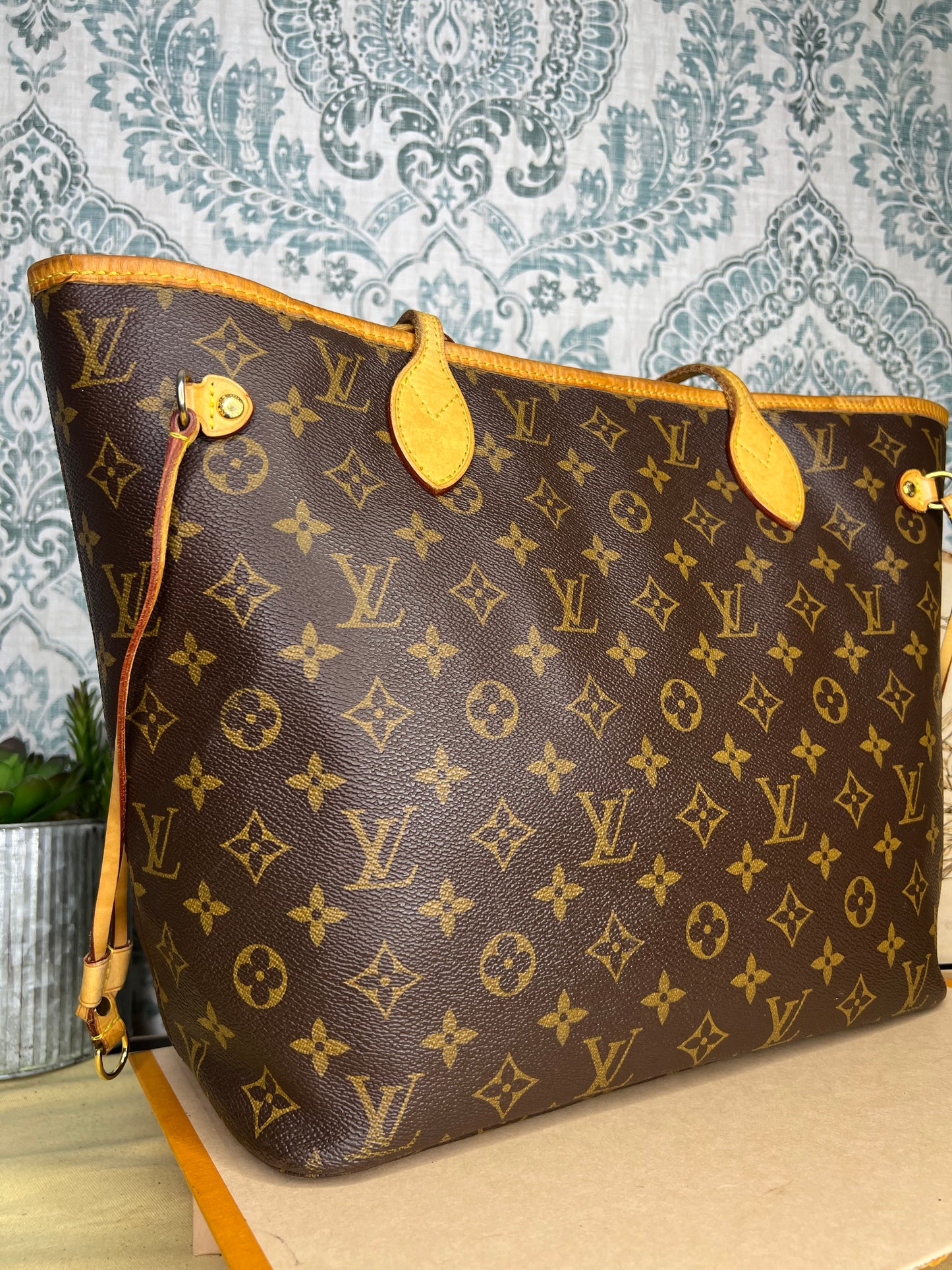 Louis Vuitton Neverfull Pivoine