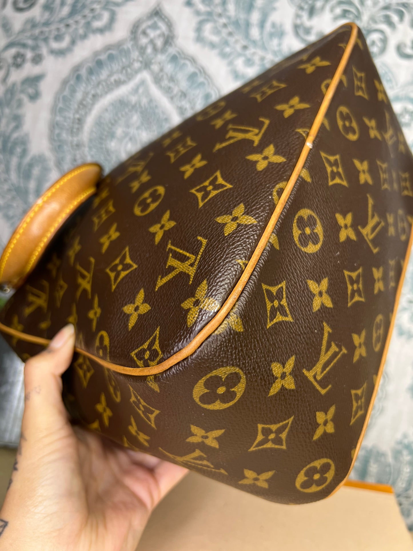 Louis Vuitton Excentri Cite Handbag