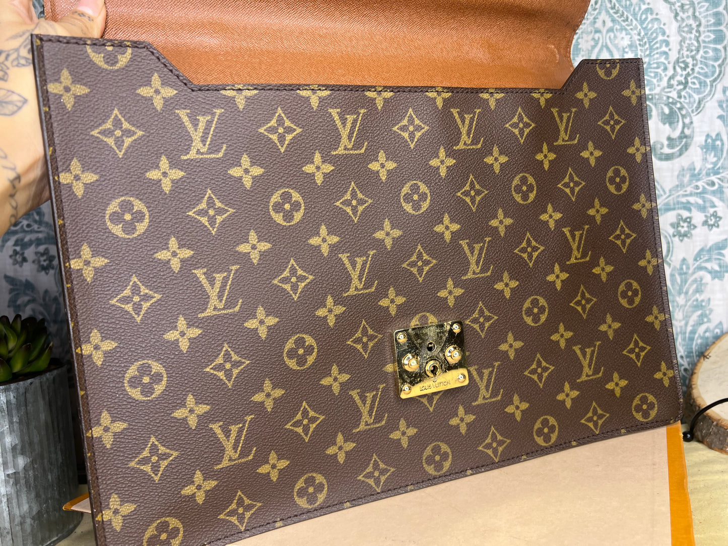 Louis Vuitton Porte Documents Bandouliere