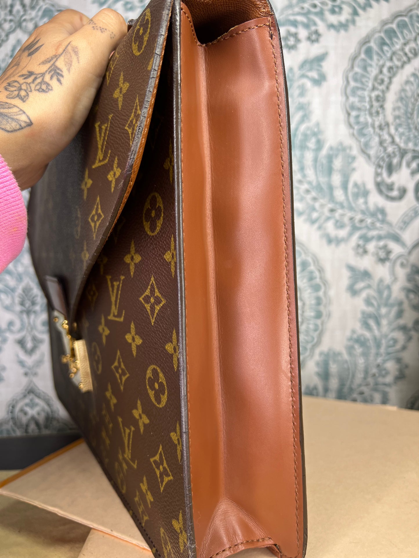 Louis Vuitton Porte Documents Bandouliere