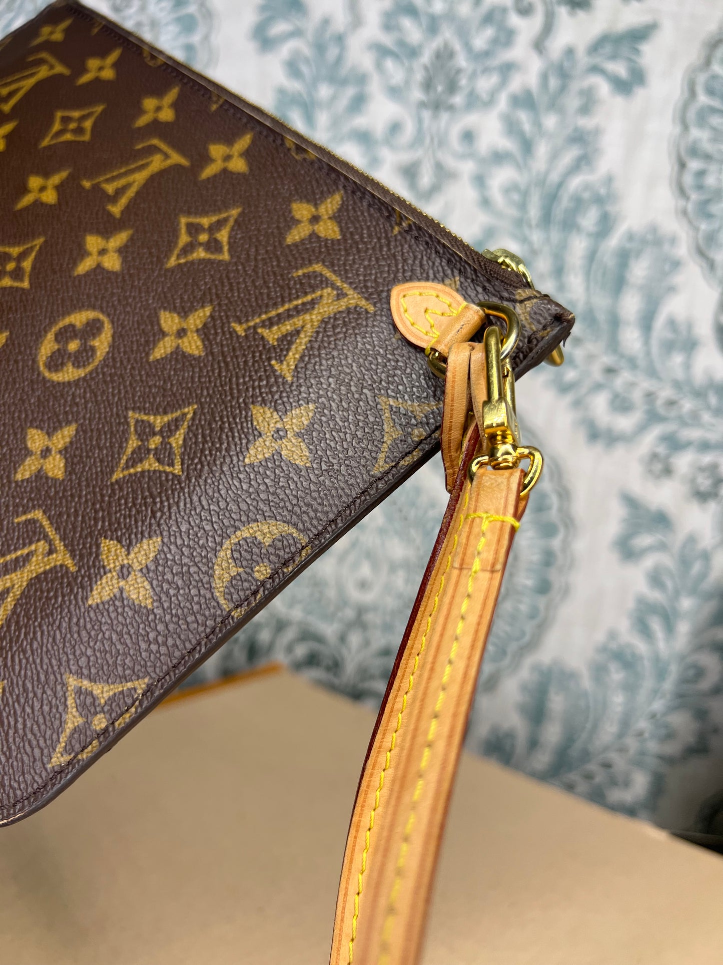 Louis Vuitton Neverfull MM Pochette