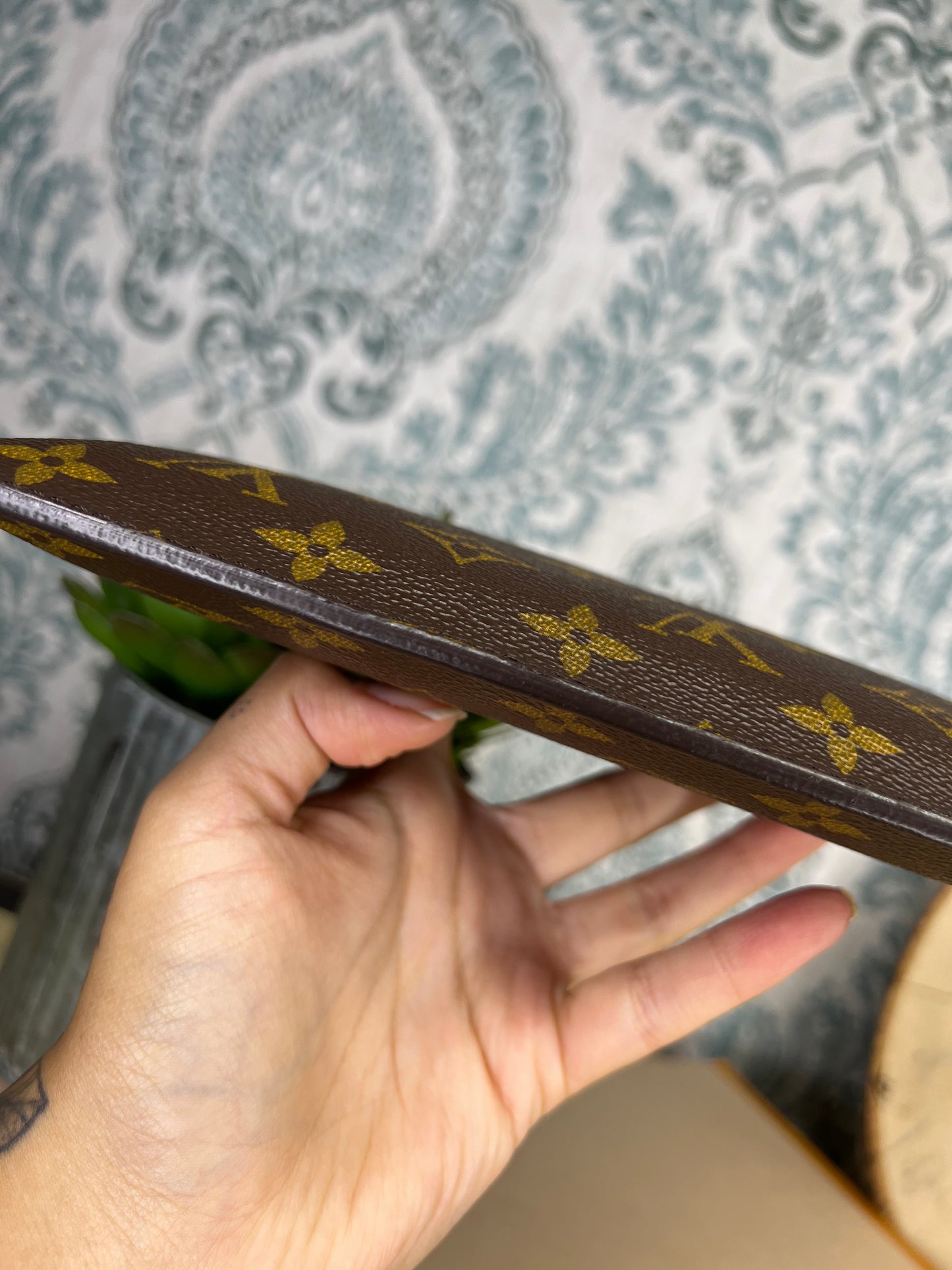 Louis Vuitton Neverfull Pouch Pivoine