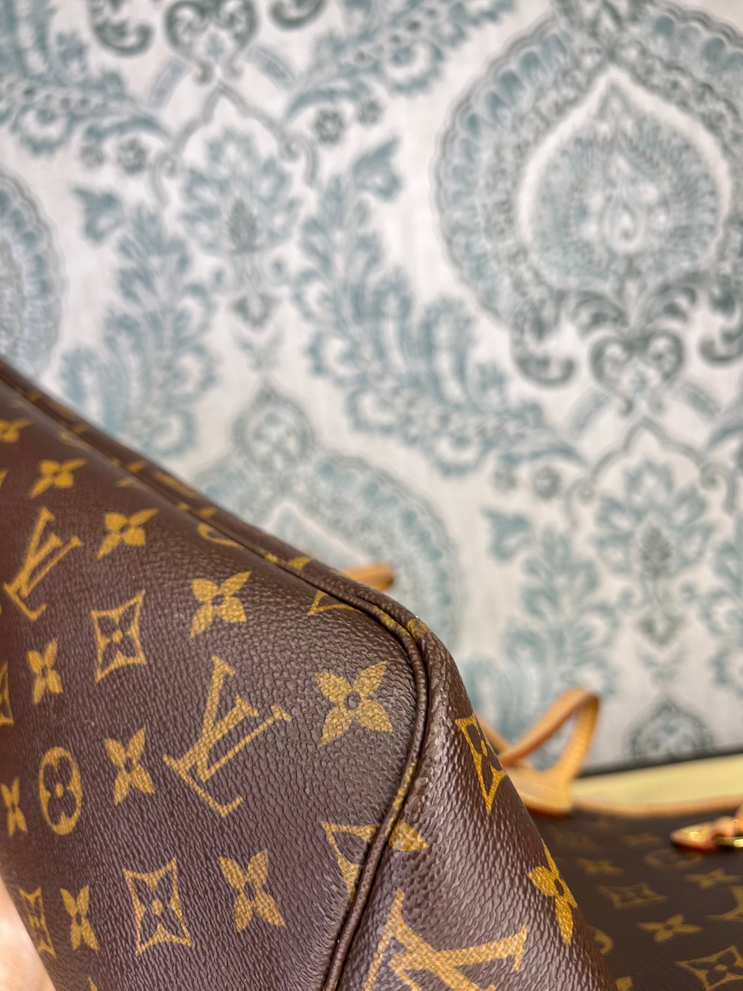 Neverfull MM Cherry Red