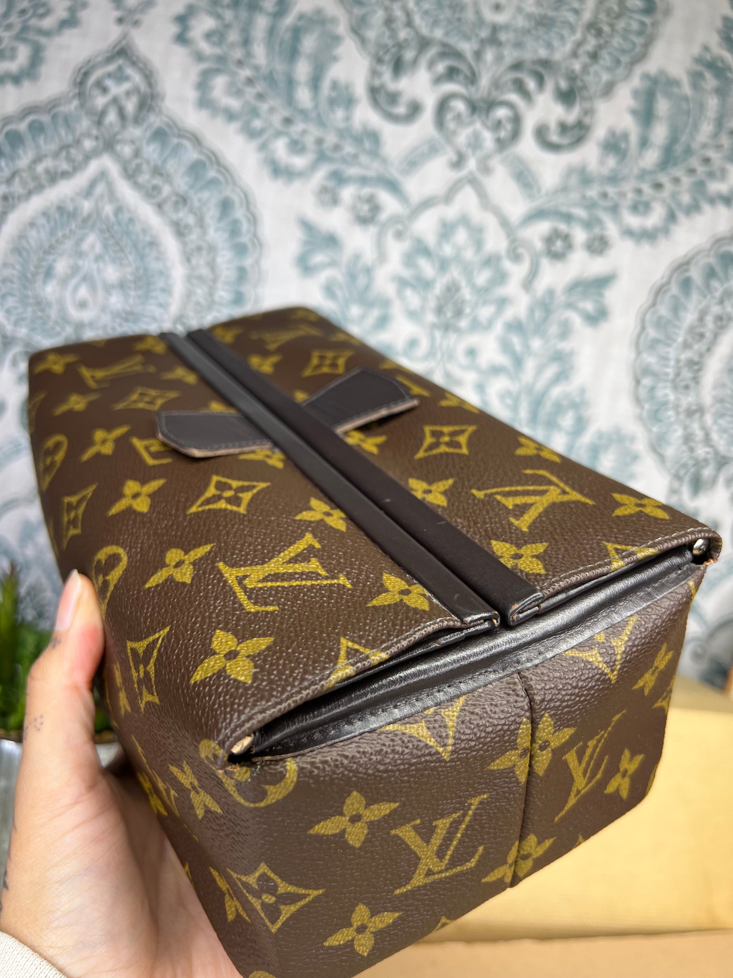 Louis Vuitton Toiletry / Dopp Kit