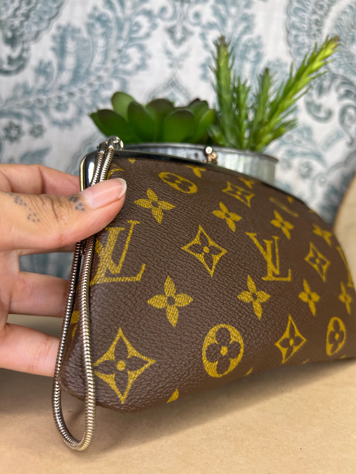 Louis Vuitton French Company Kisslock Pouch