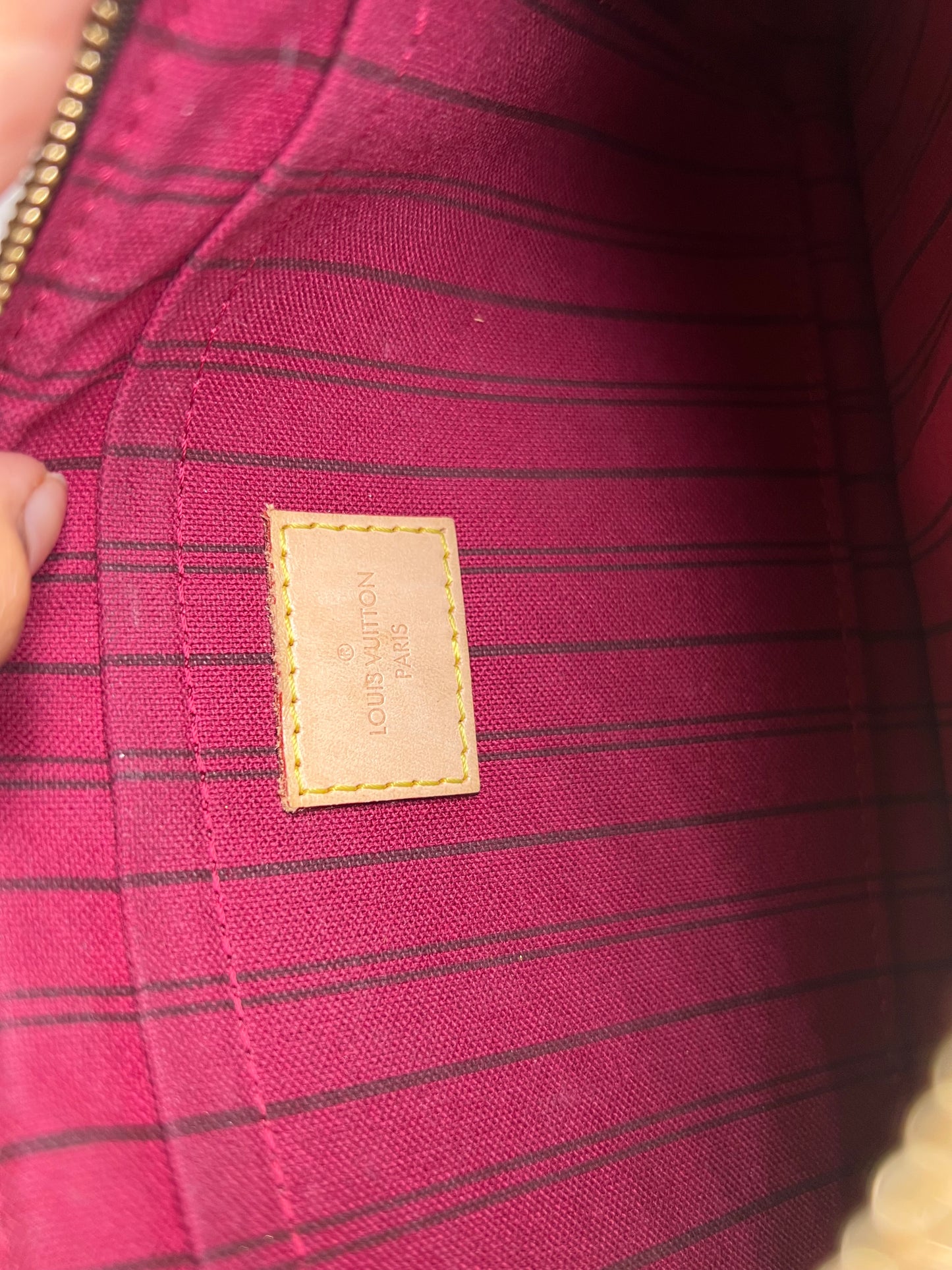 Louis Vuitton Neverfull Pouch Pivoine