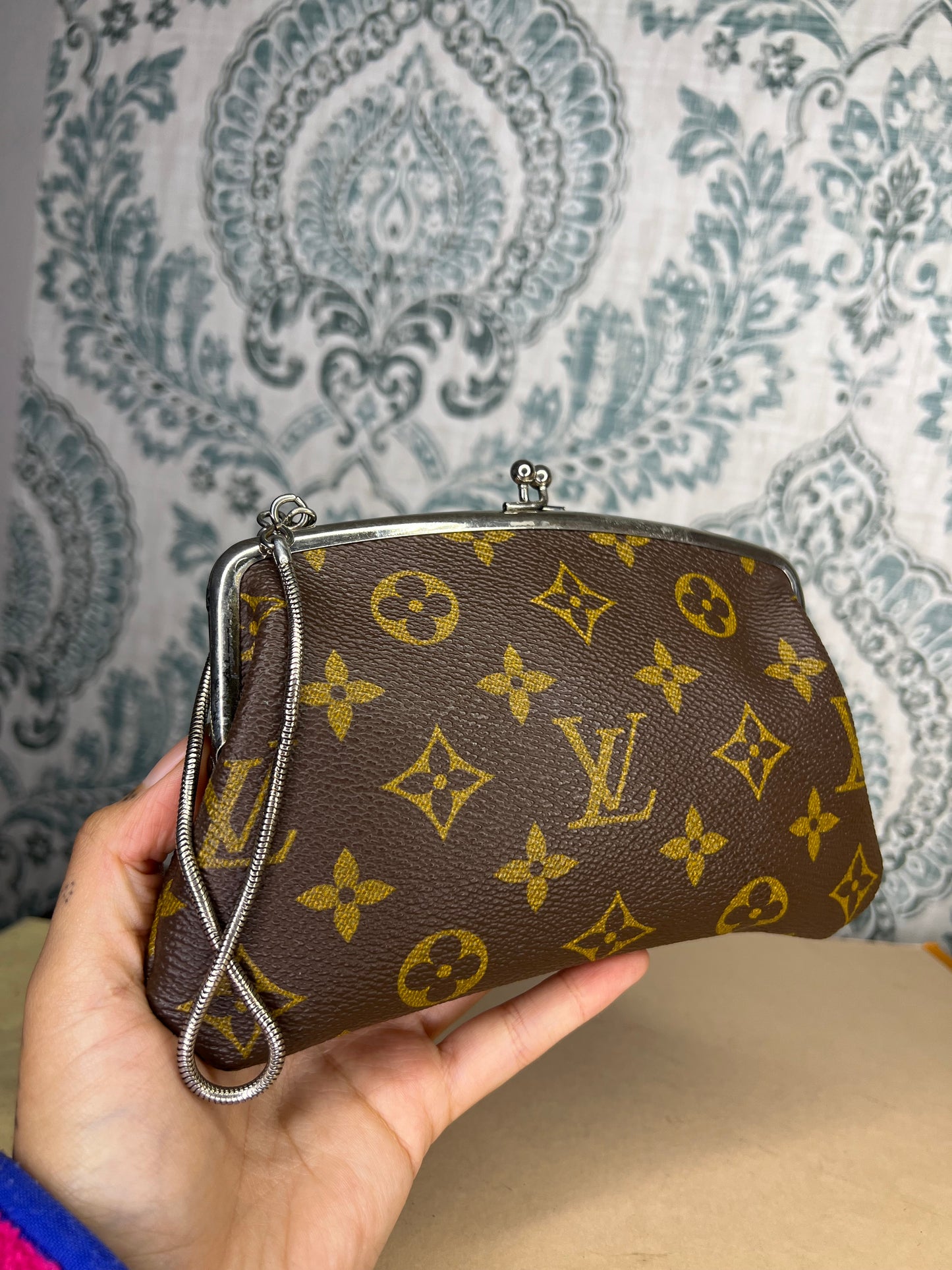 Louis Vuitton Kisslock Wristlet