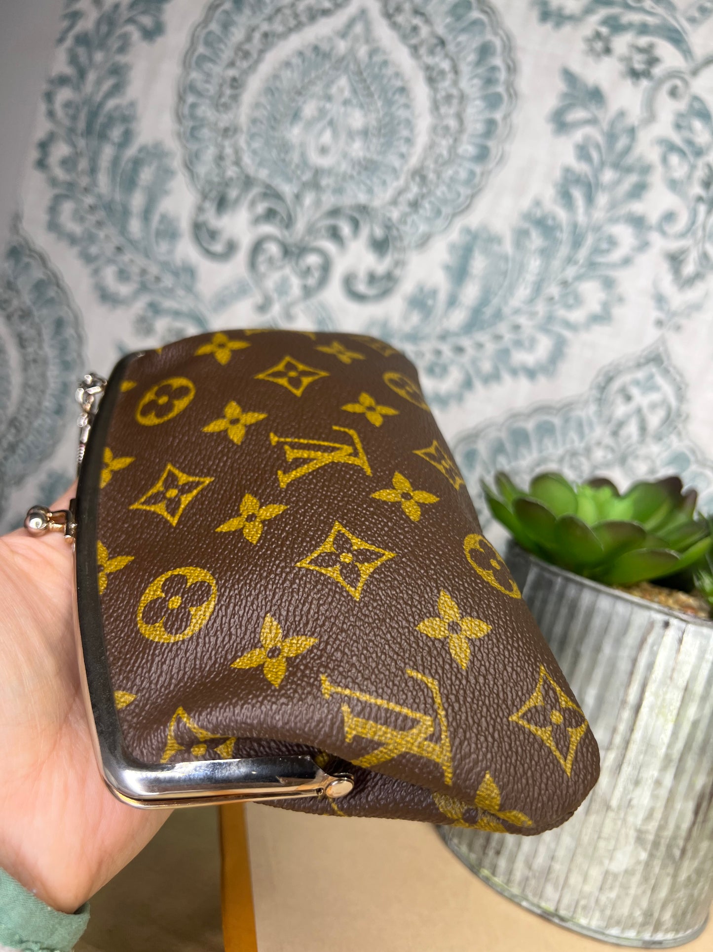 Louis Vuitton French Company Kisslock Pouch