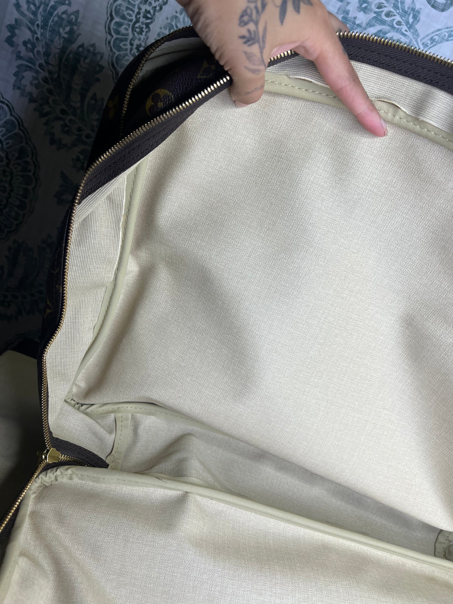 Louis Vuitton Alize 24