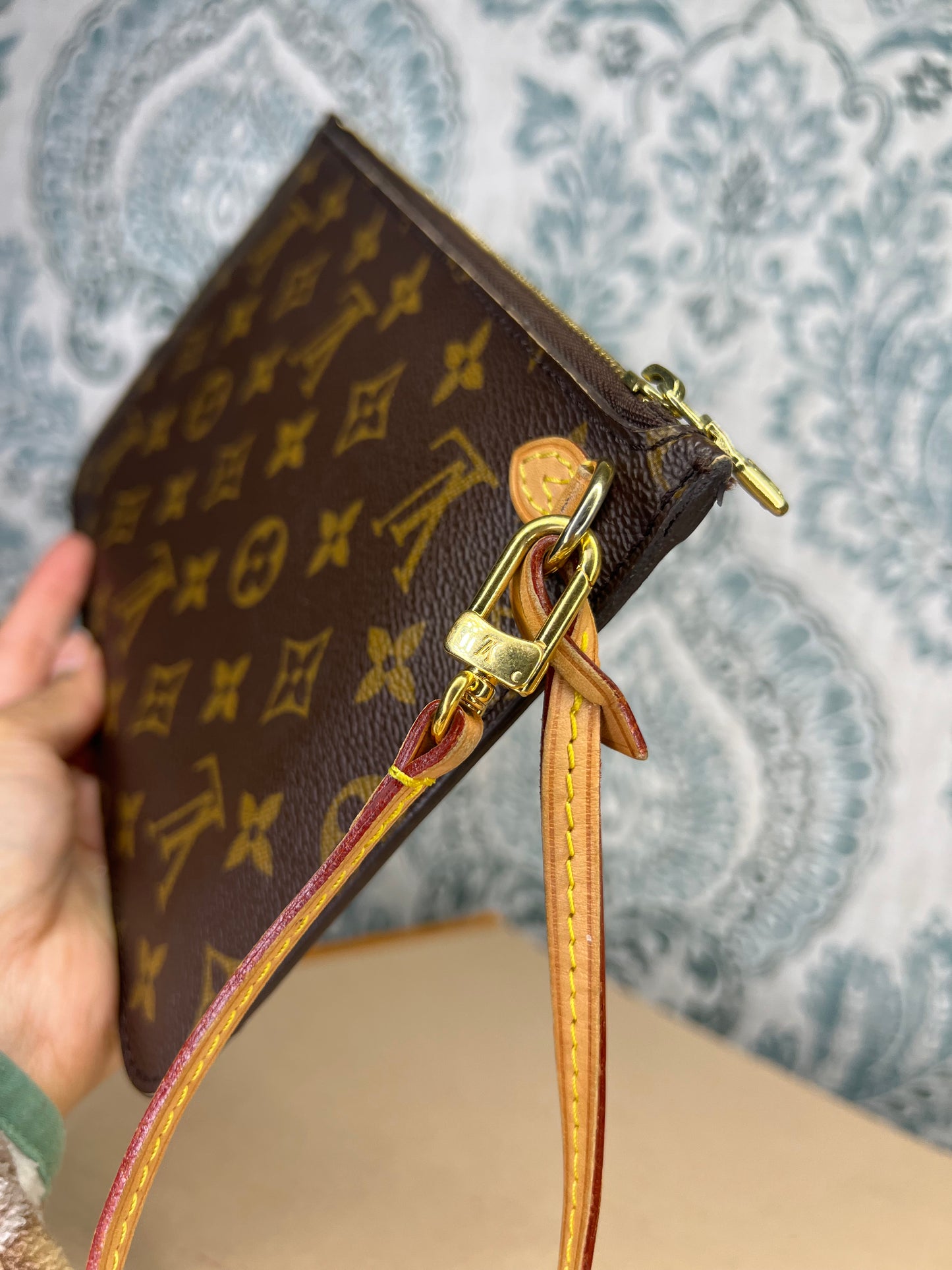 Louis Vuitton Neverfull MM Pochette