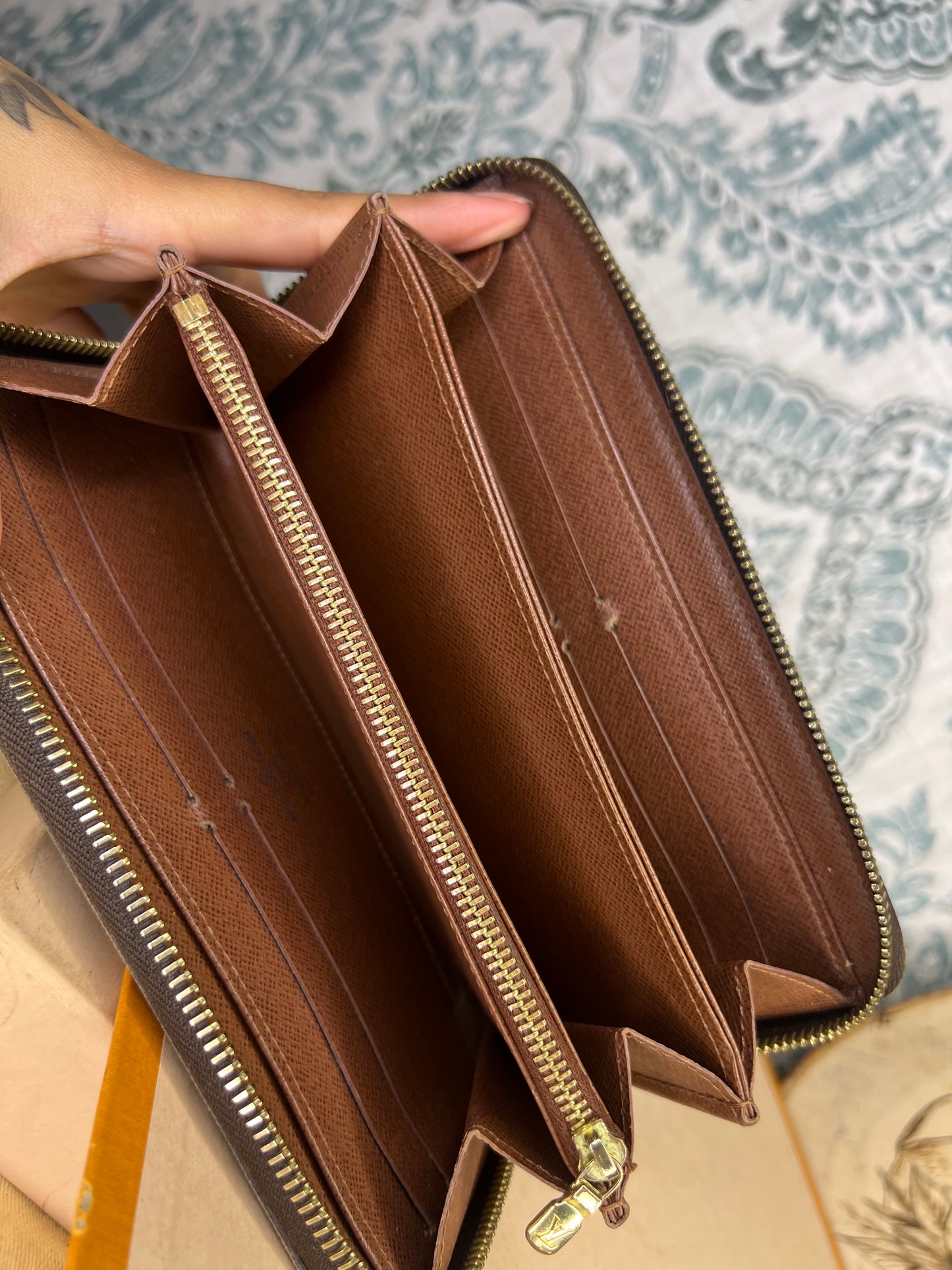 Louis Vuitton Zippy Wallet