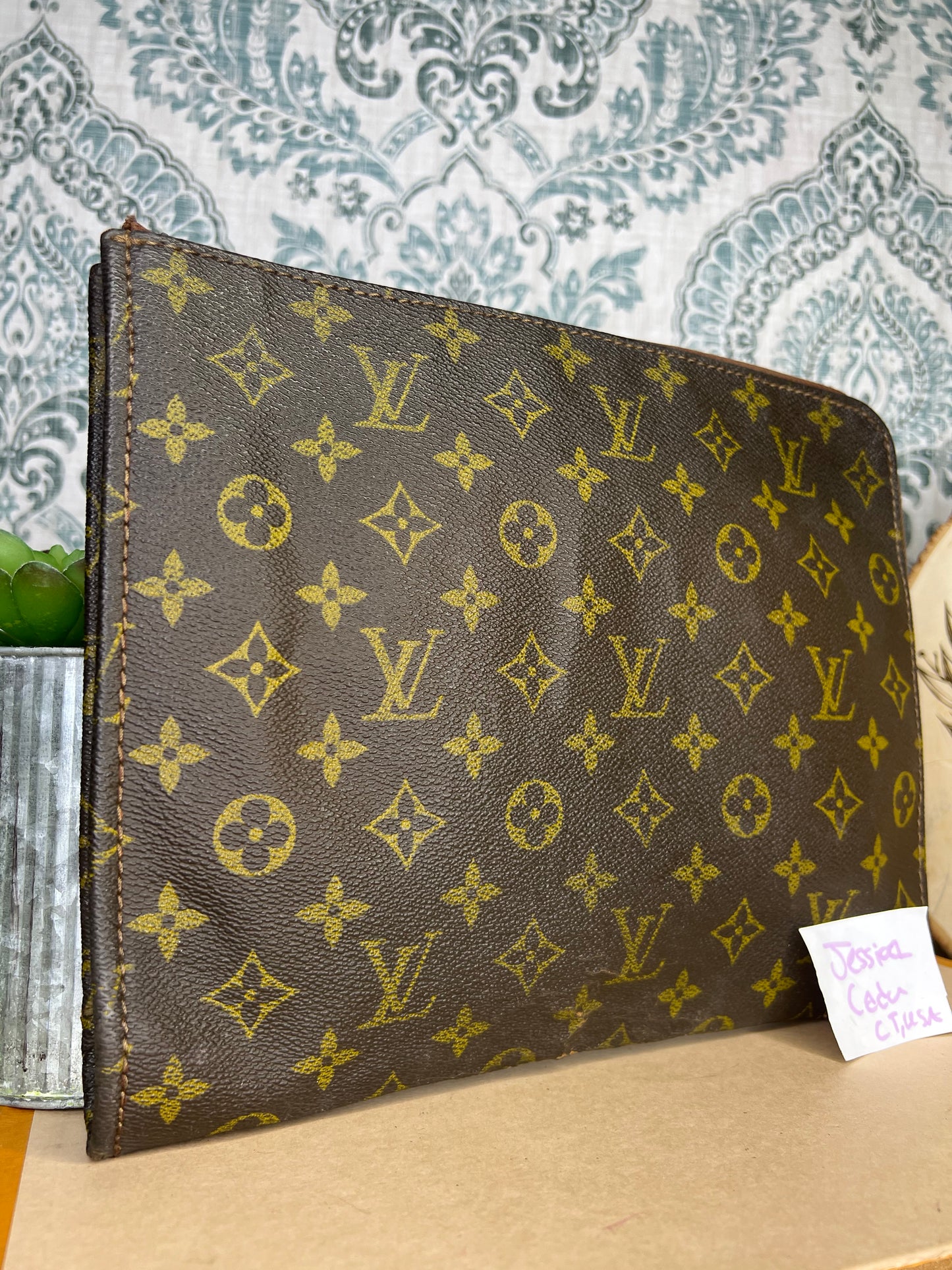 Louis Vuitton Poche Documents PM