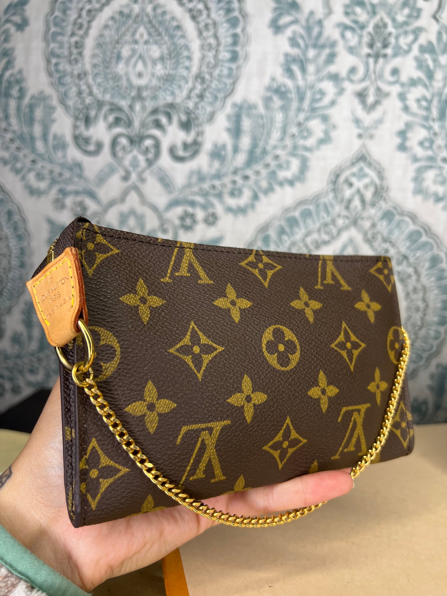 Louis Vuitton Bucket PM Pouch