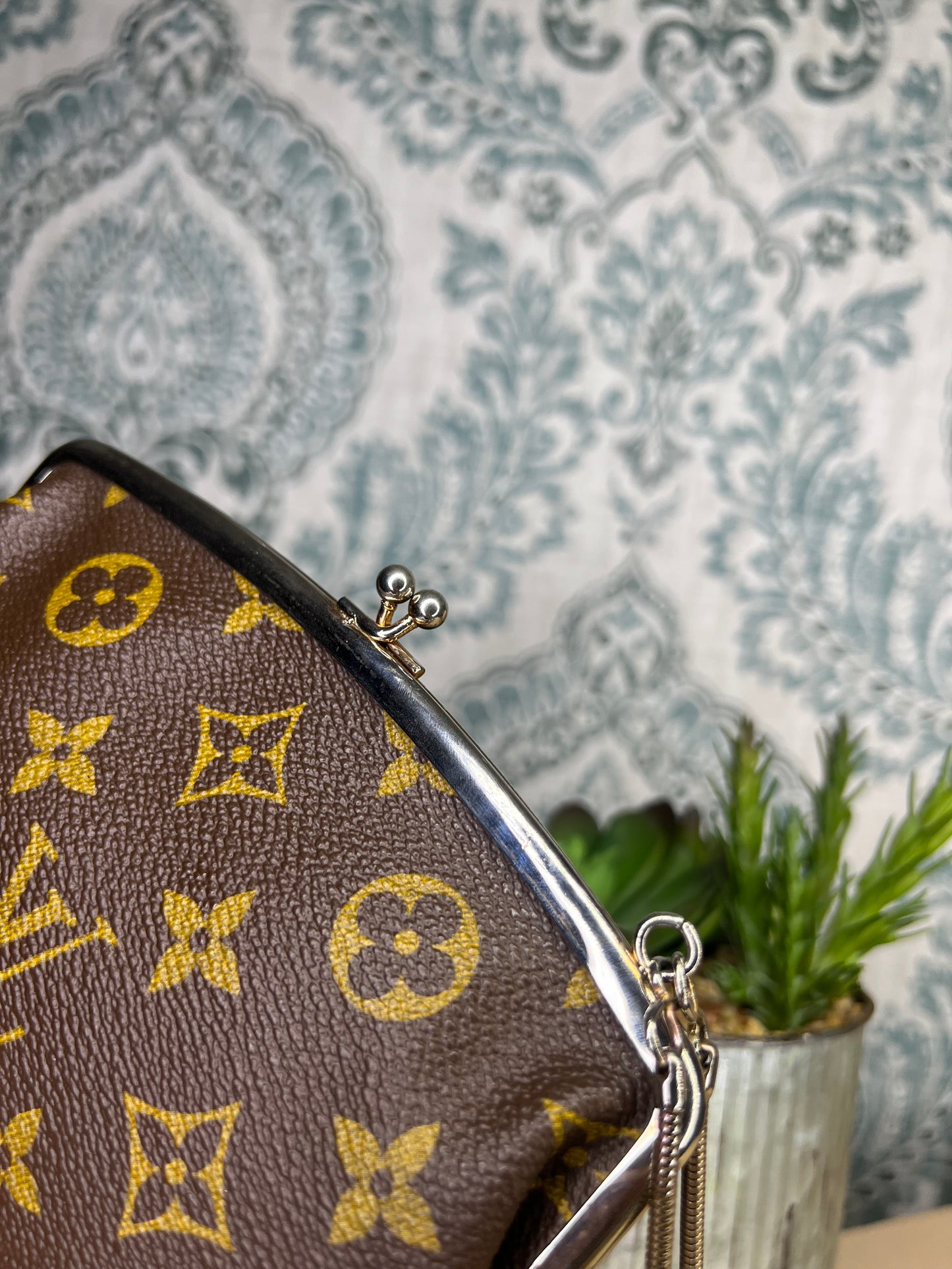 Louis Vuitton French Company Kisslock Pouch