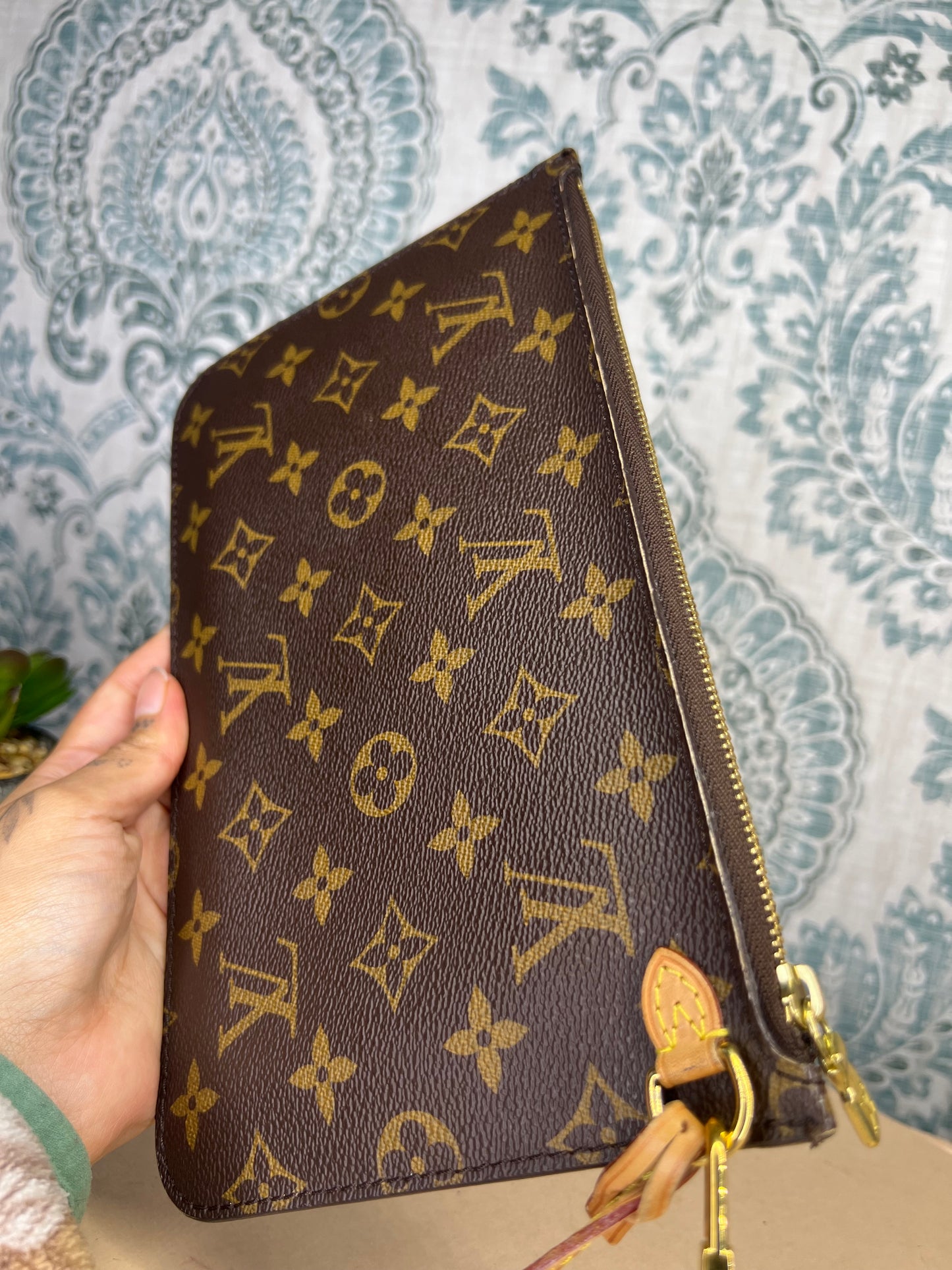 Louis Vuitton Neverfull MM Pochette
